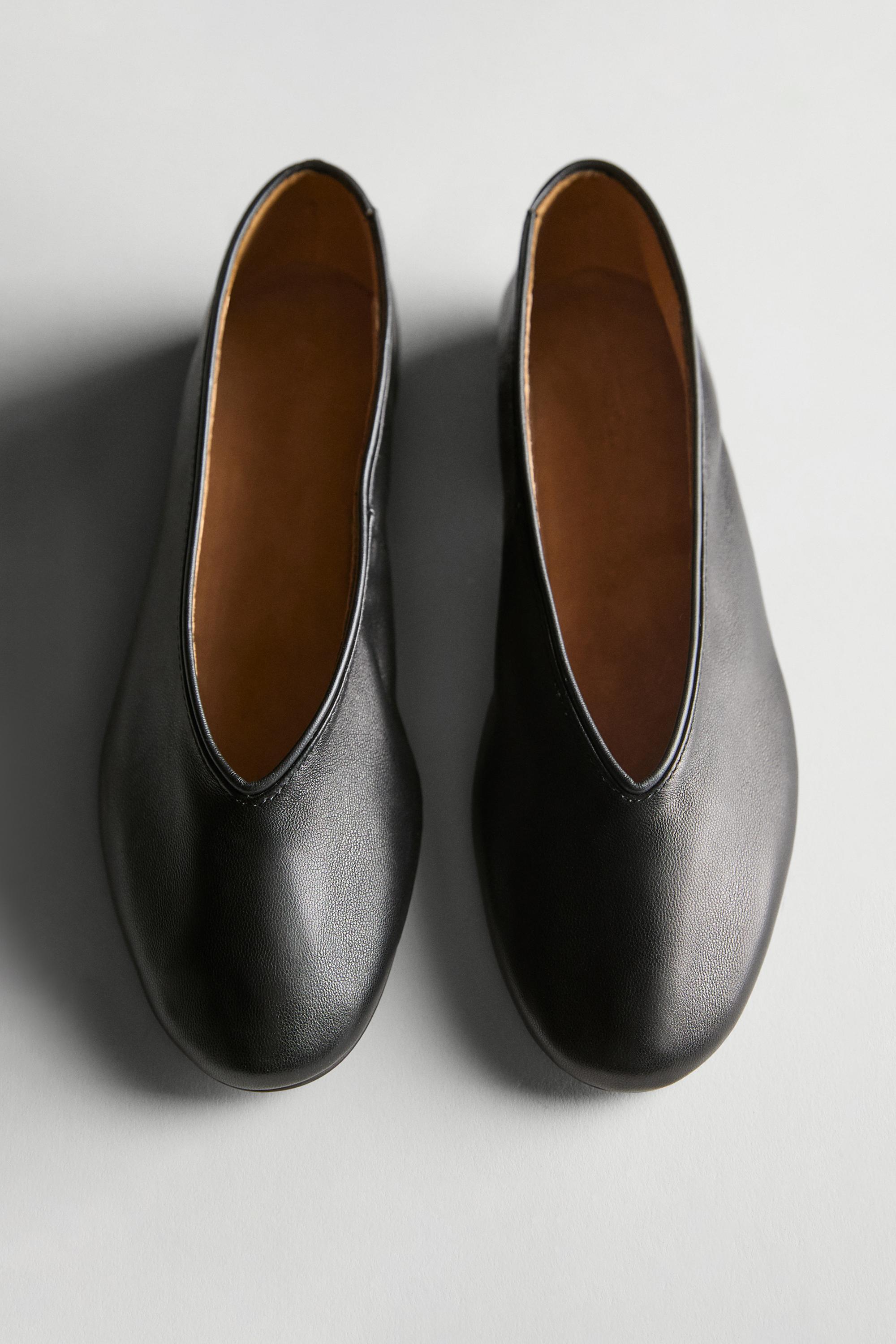 Soft leather ballerinas — BLACK