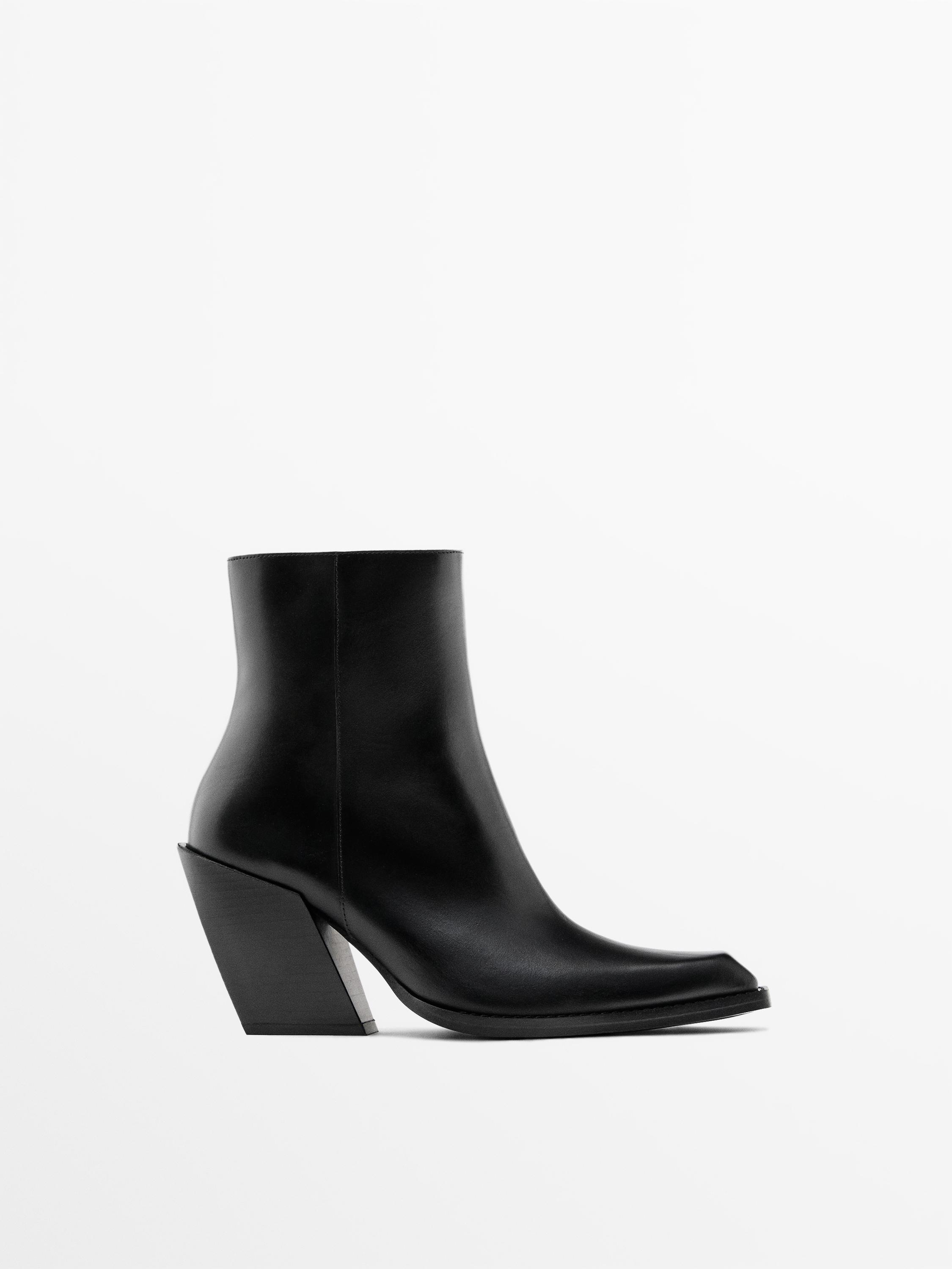Heeled cowboy boots