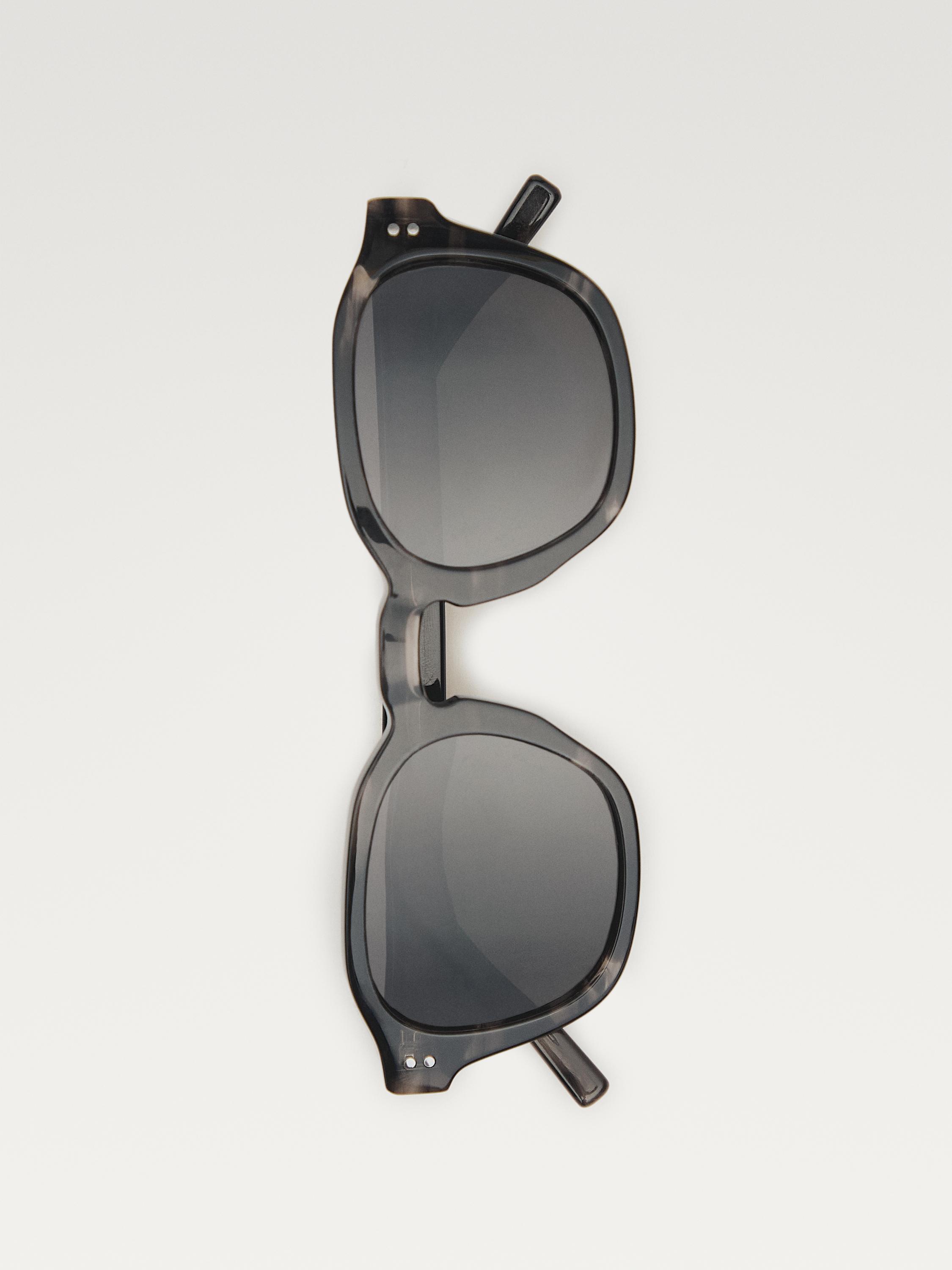 Round sunglasses