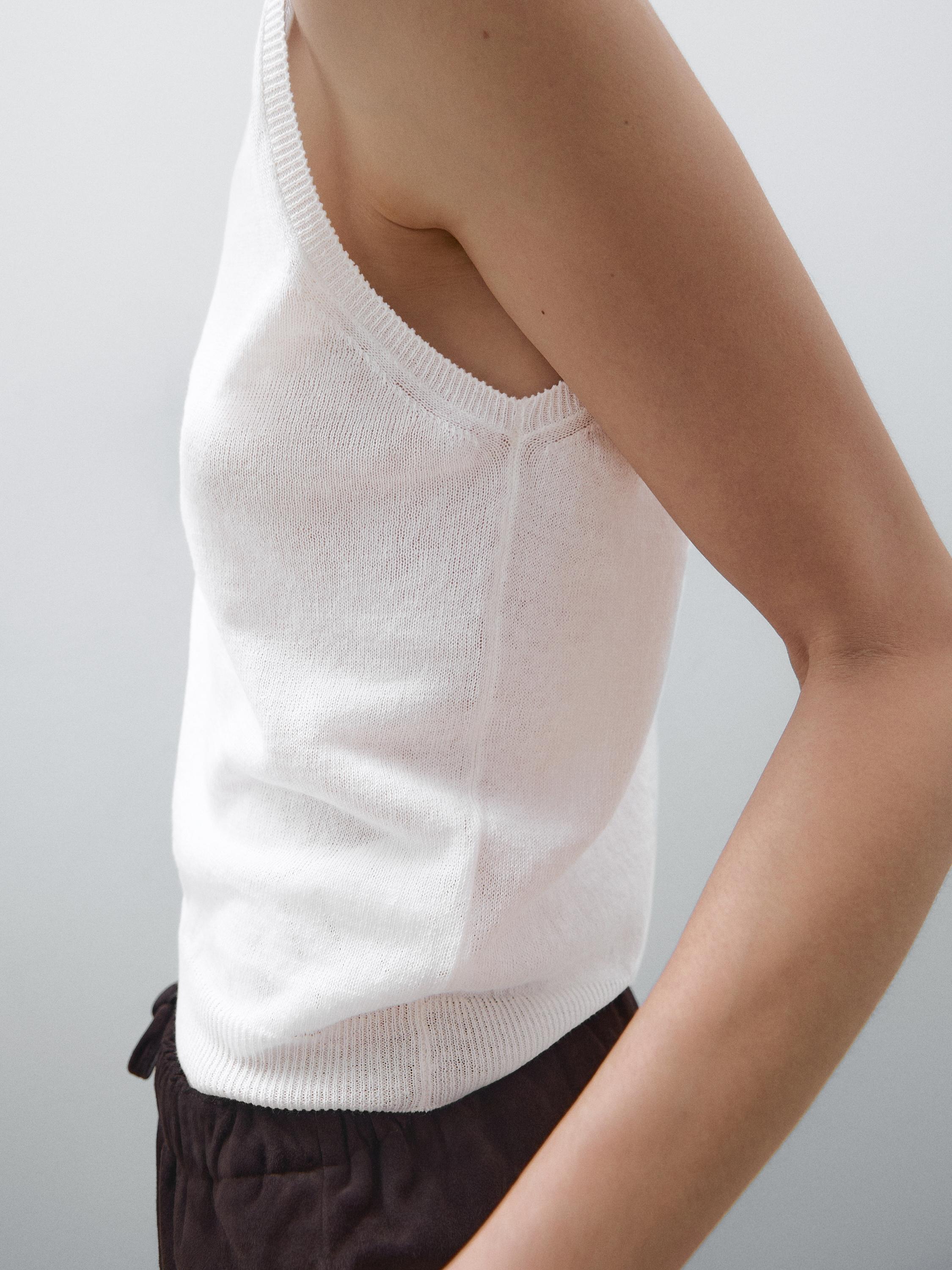 Linen blend V-neck top
