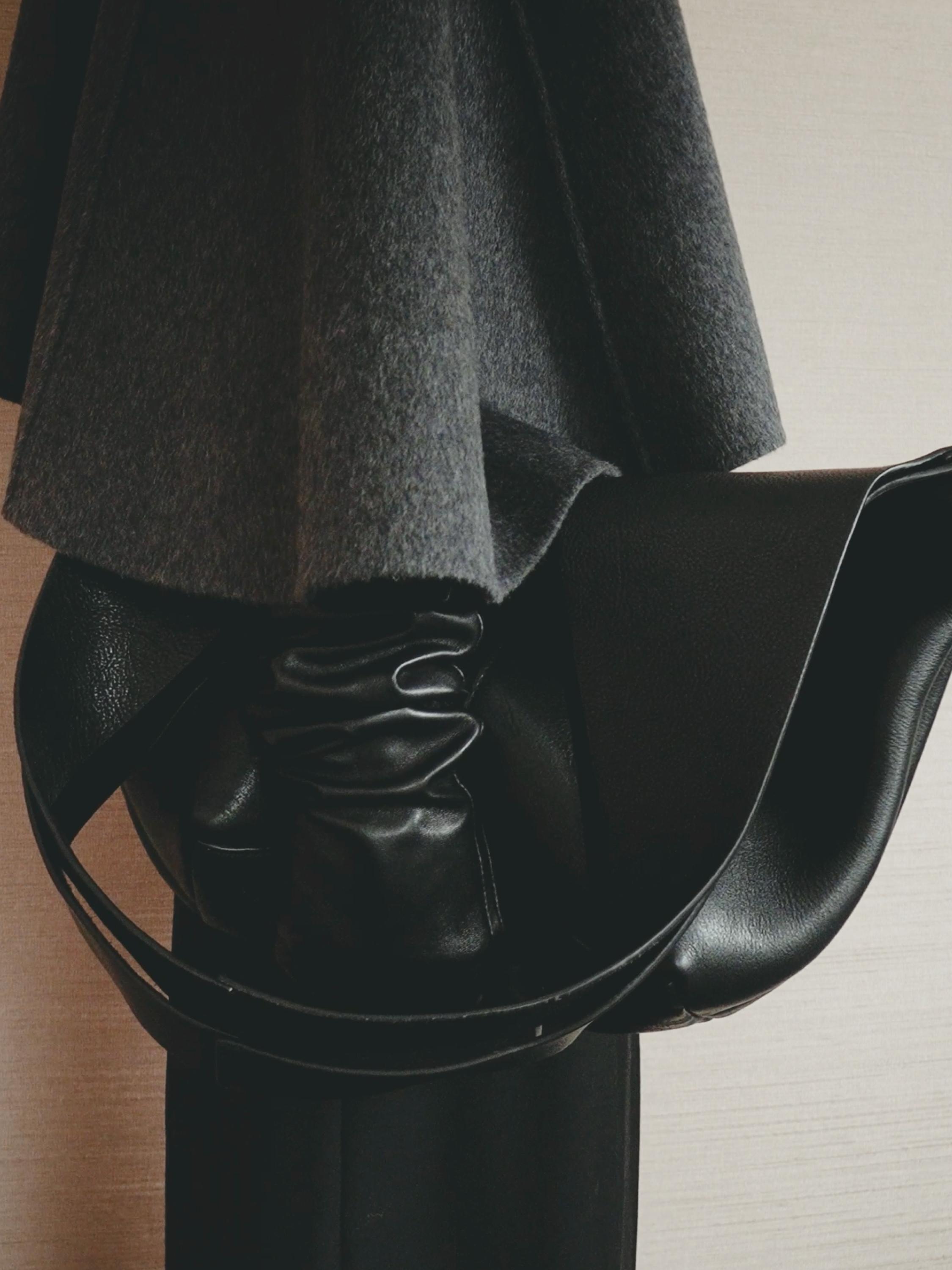 Nappa leather tote bag — BLACK