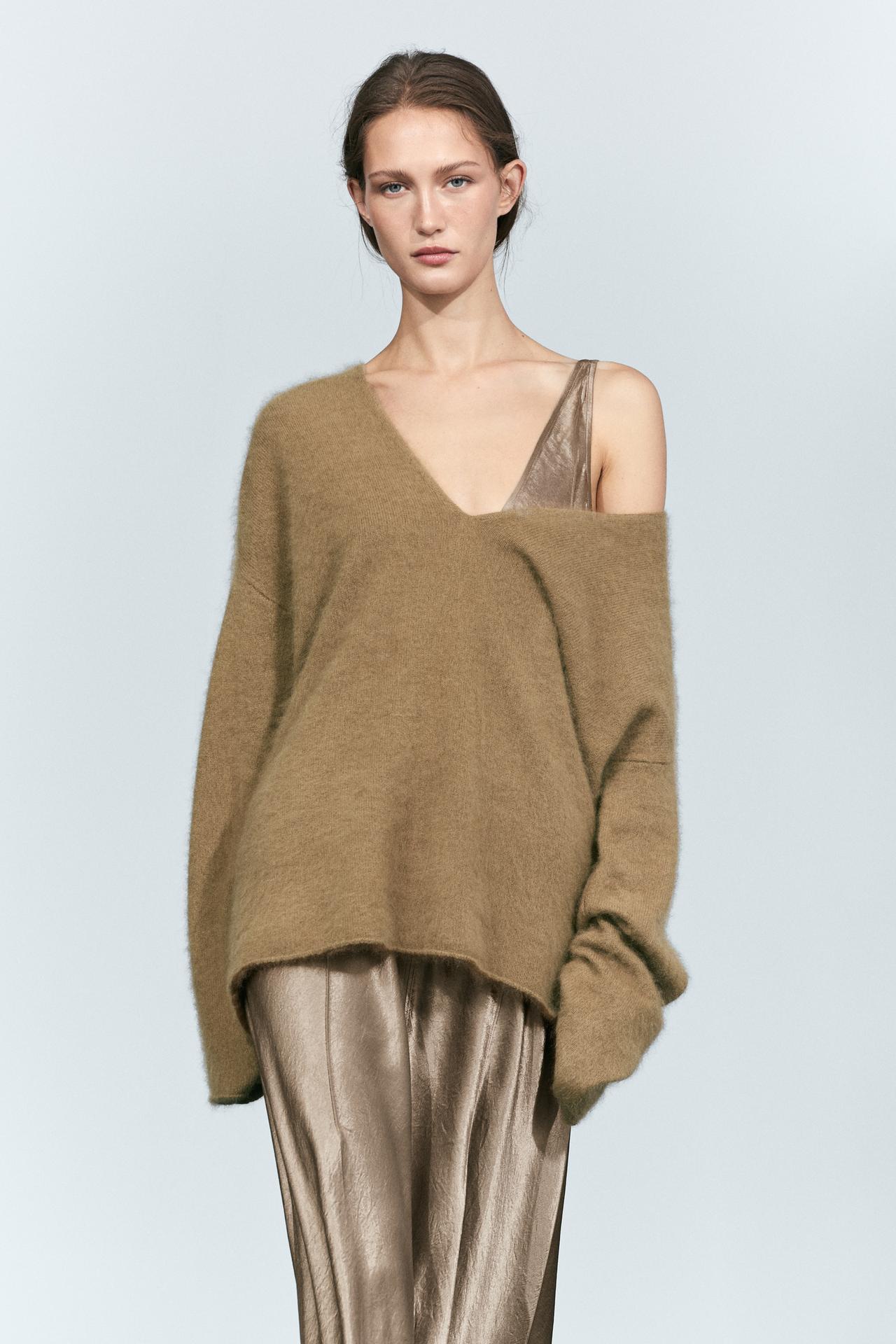 Oversize v-neck knit sweater — Olive