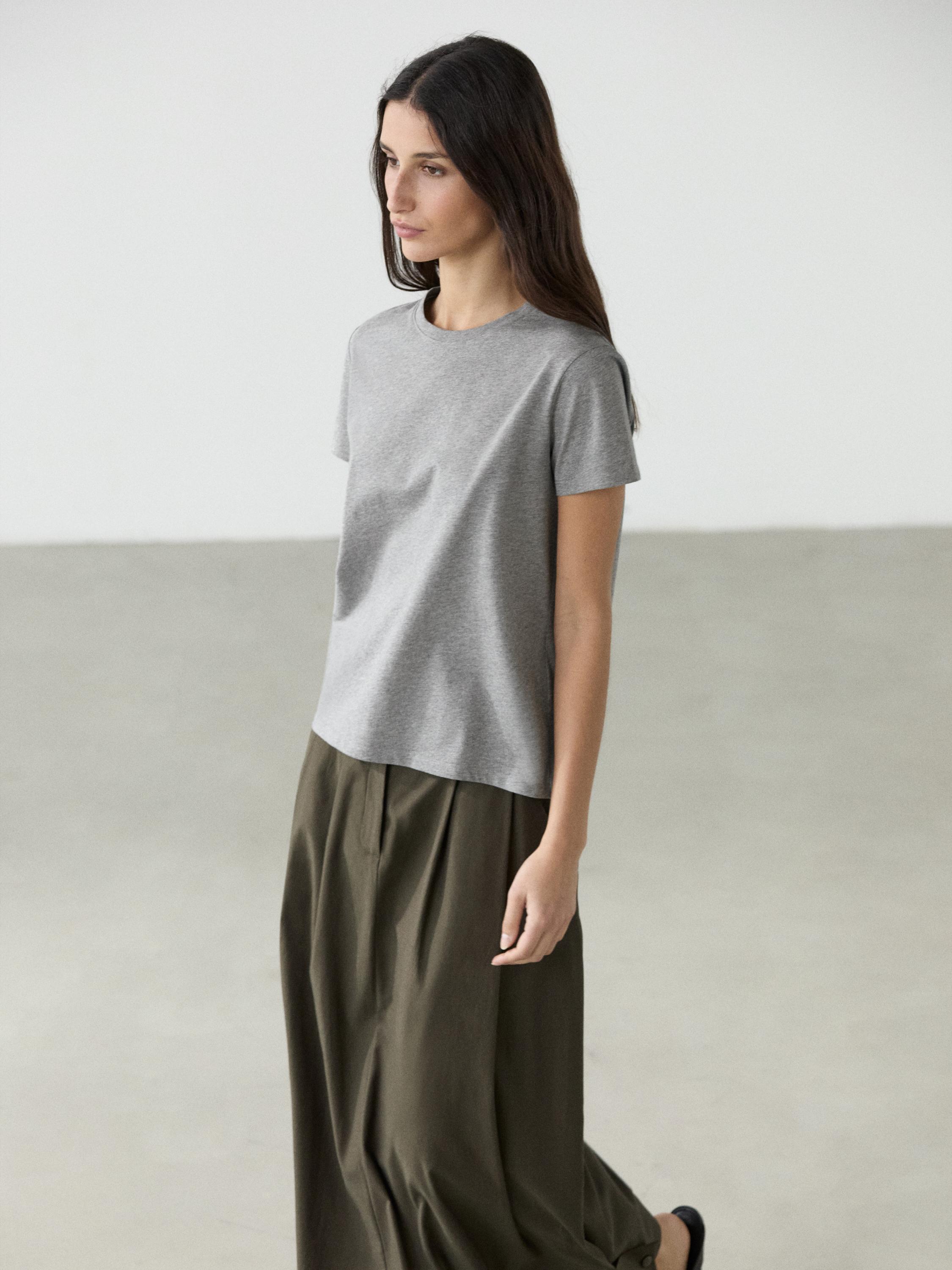 100% cotton short sleeve knit T-shirt