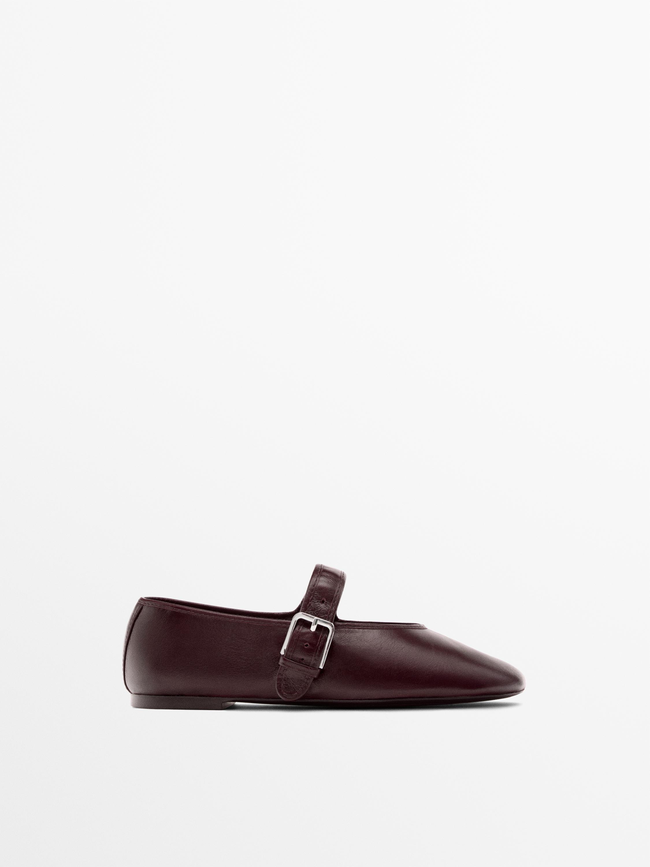 Ballerina aus Craquelé-Leder