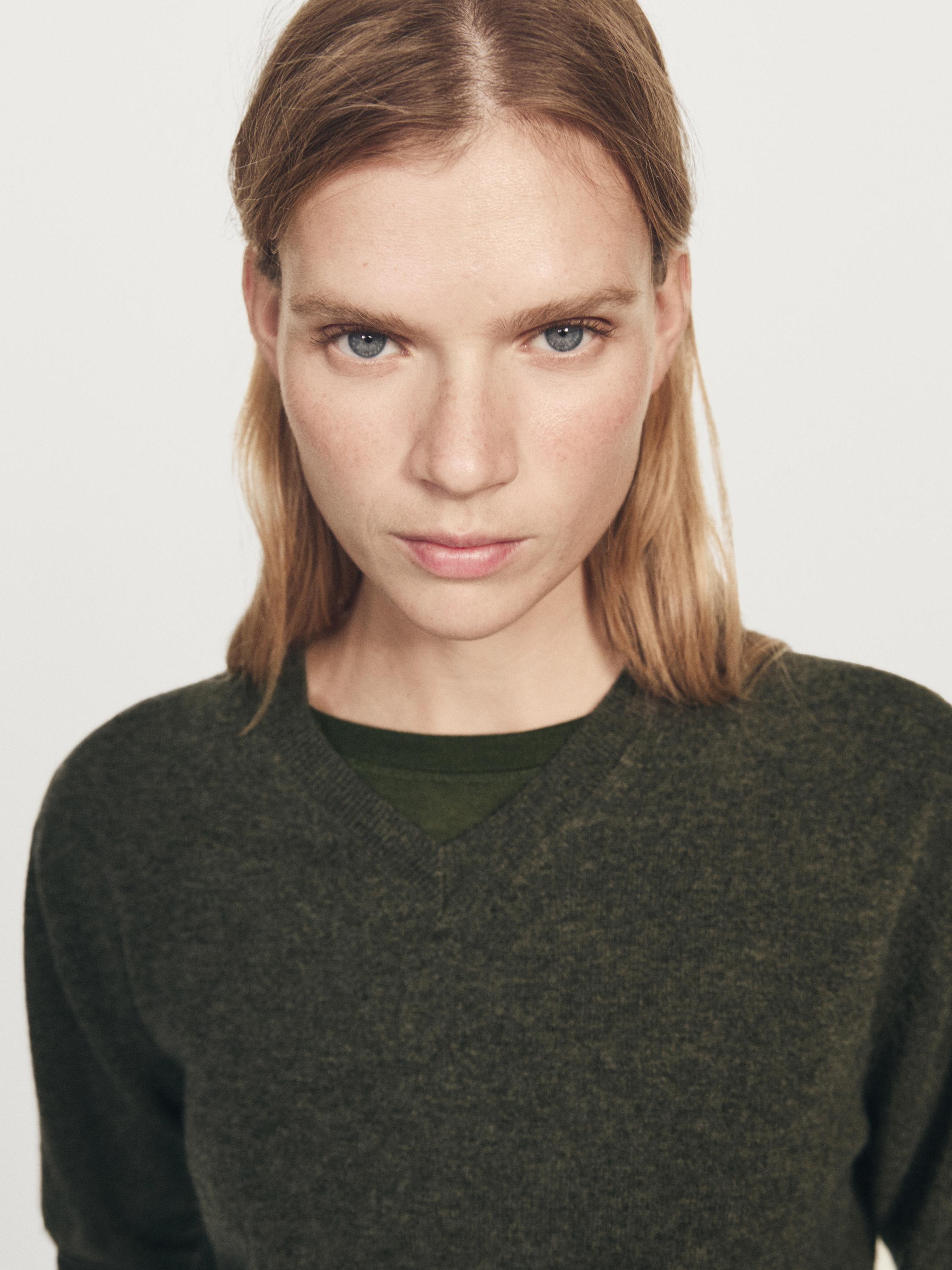 Wool blend knit V-neck sweater — GREEN MARL