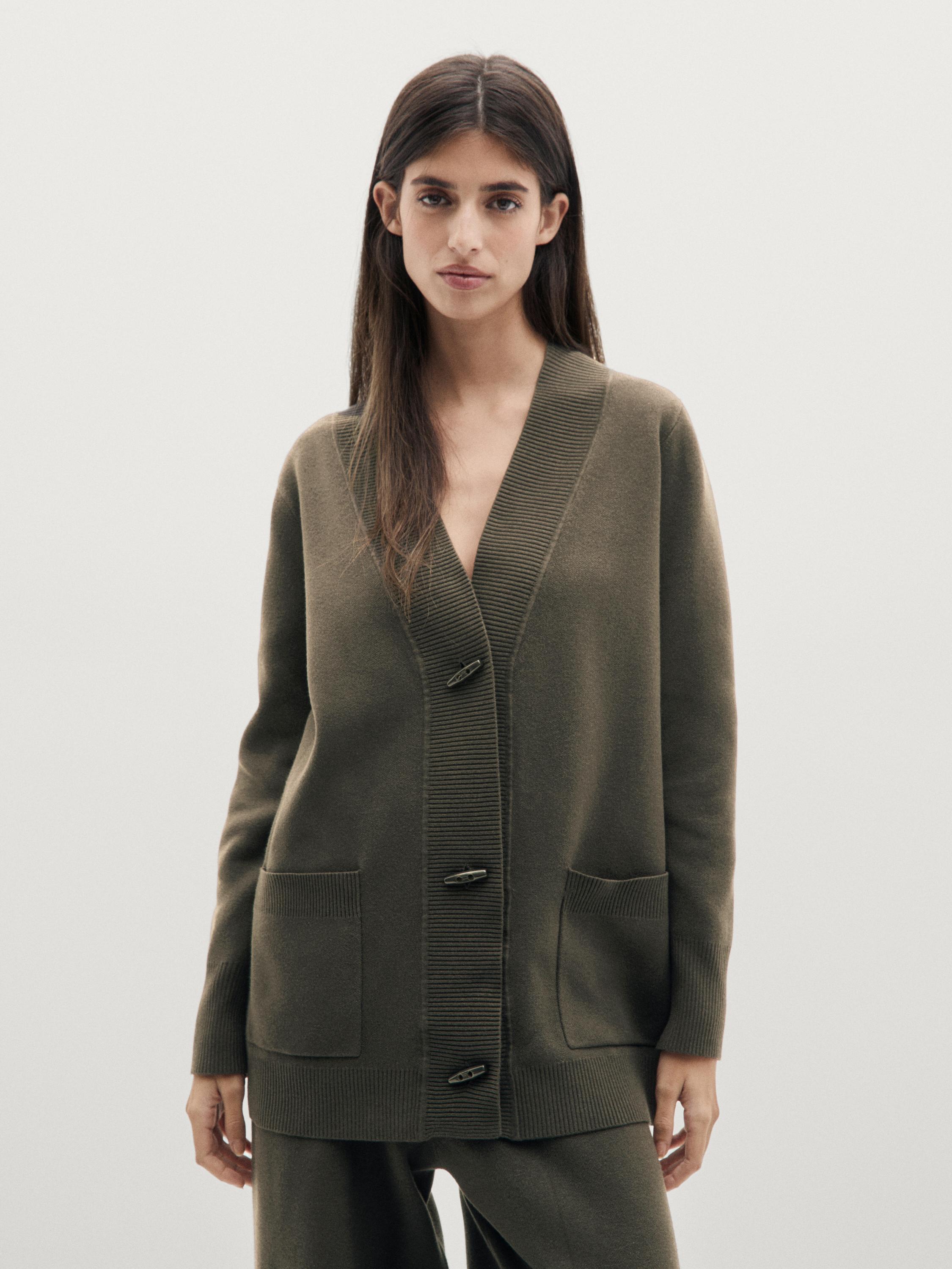 كارديغان طويل بتفاصيل زر