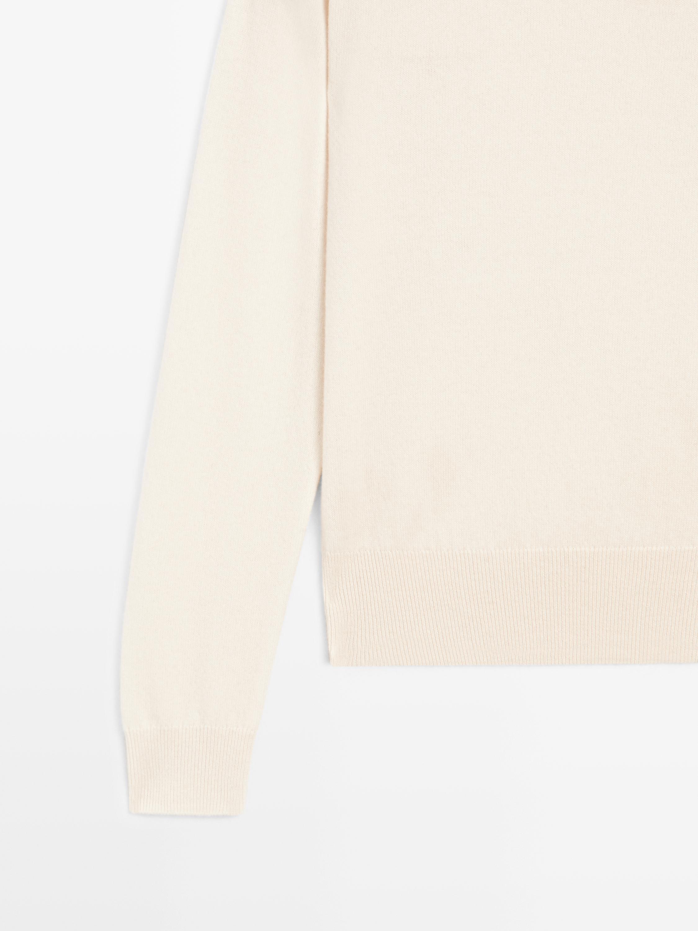 Wool blend knit V-neck sweater — Beige