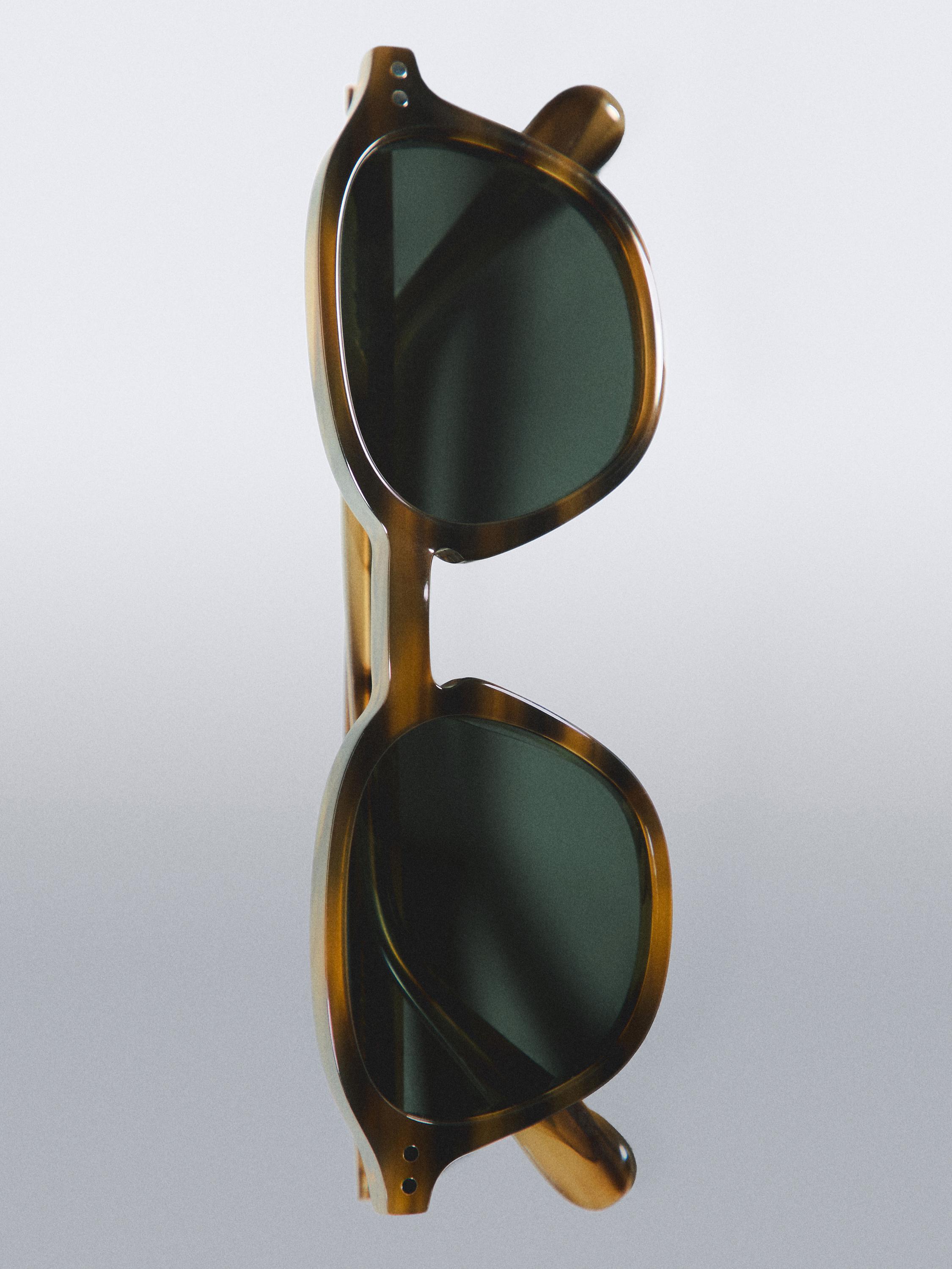 Round sunglasses — EMERALD