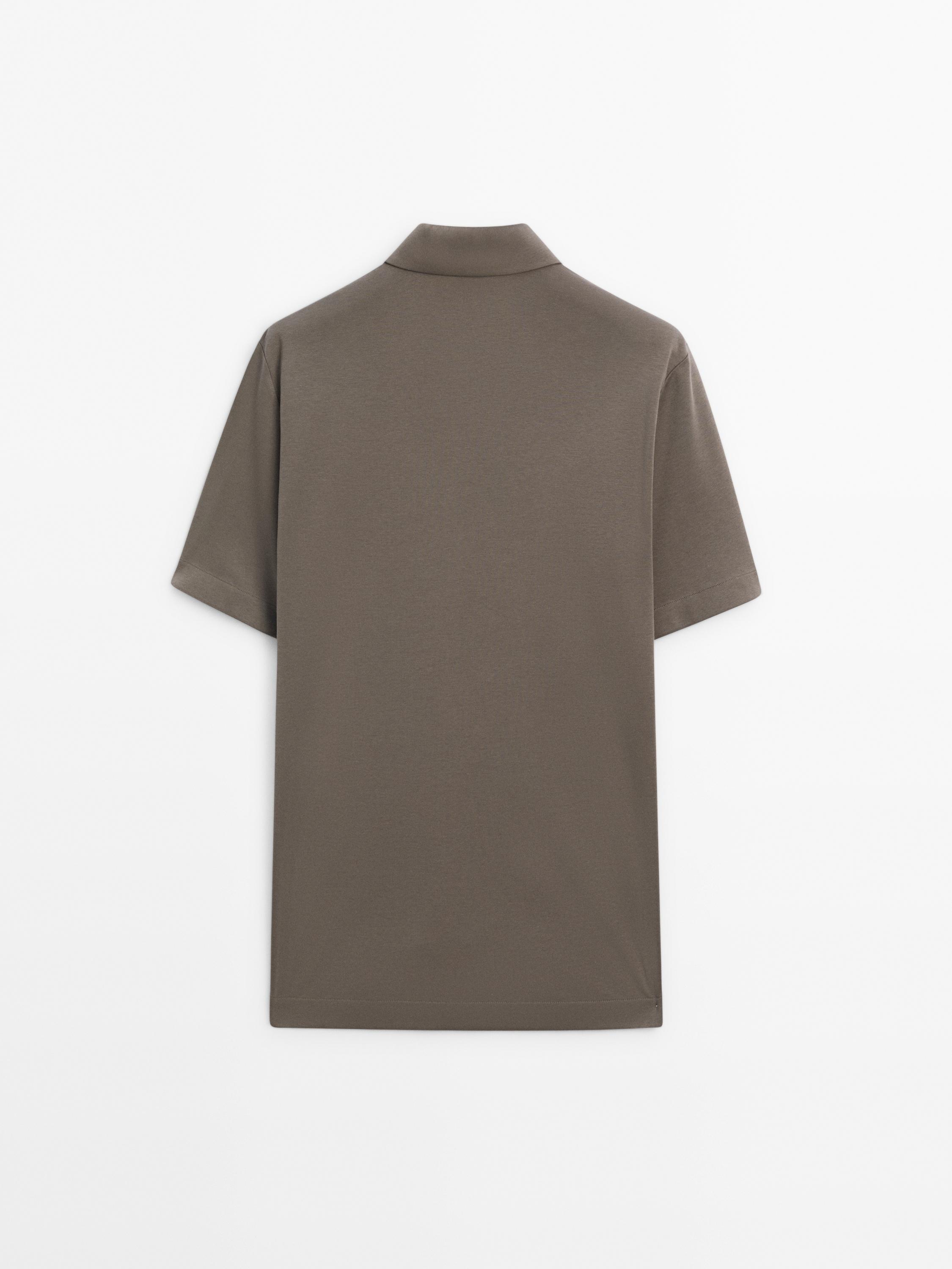 100% cotton polo shirt with buttoned collar