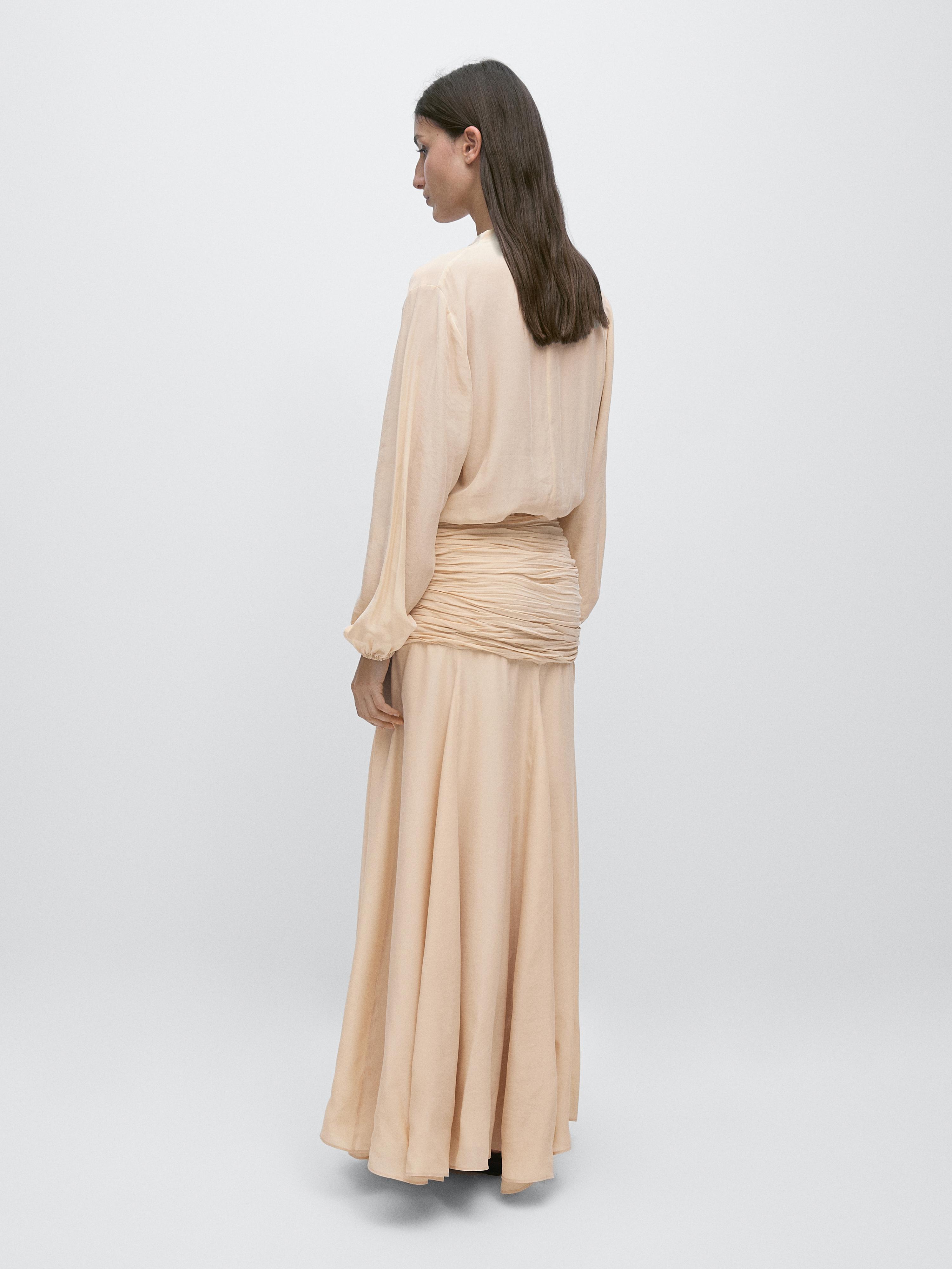 Long flowing dress with ruffle detail — CHAMPAGNE