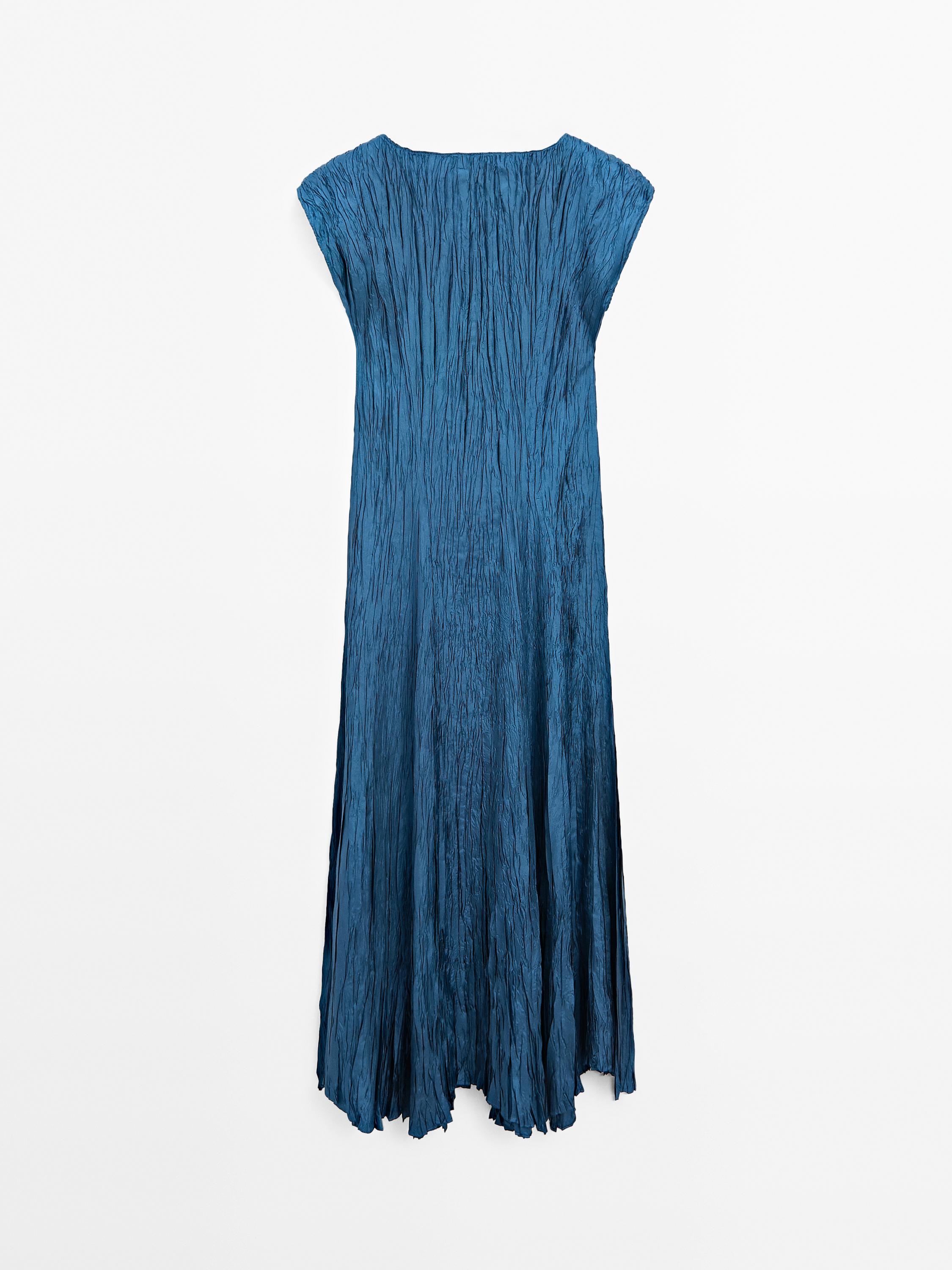 Pleated raglan sleeve midi dress