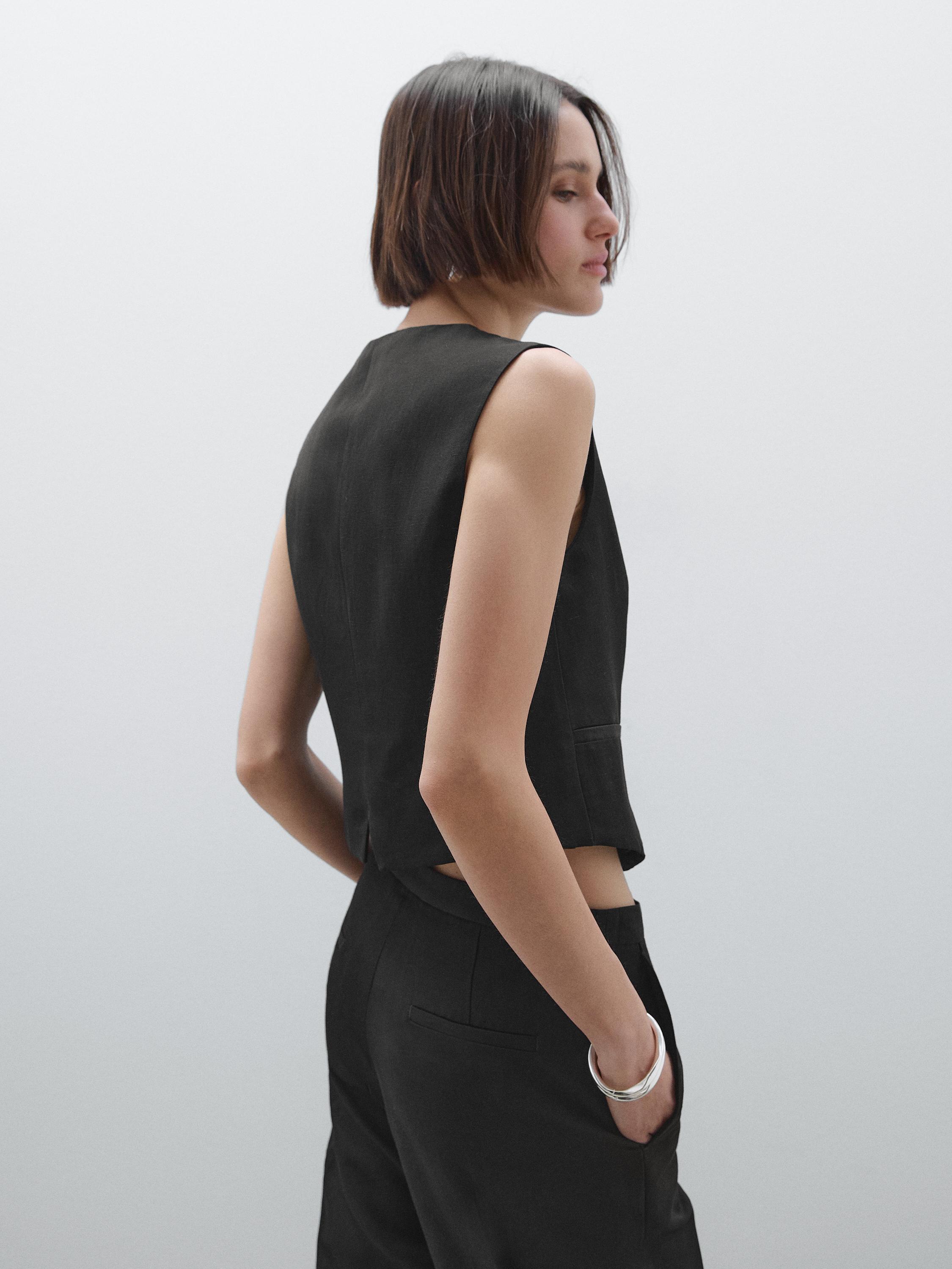 Cropped V-neckline waistcoat