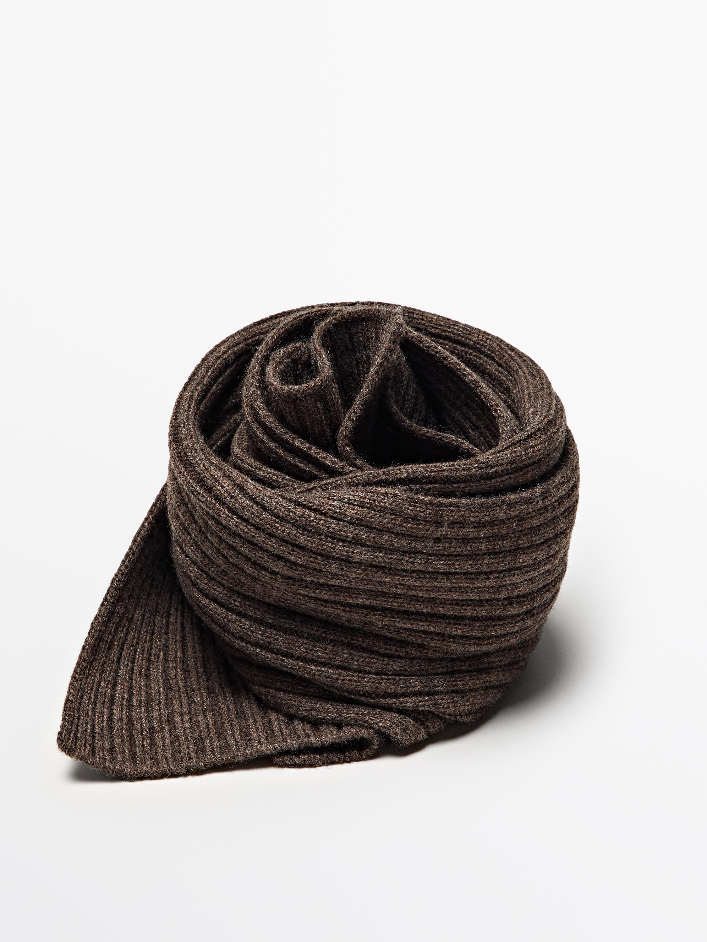 Fine ribbed fabric scarf