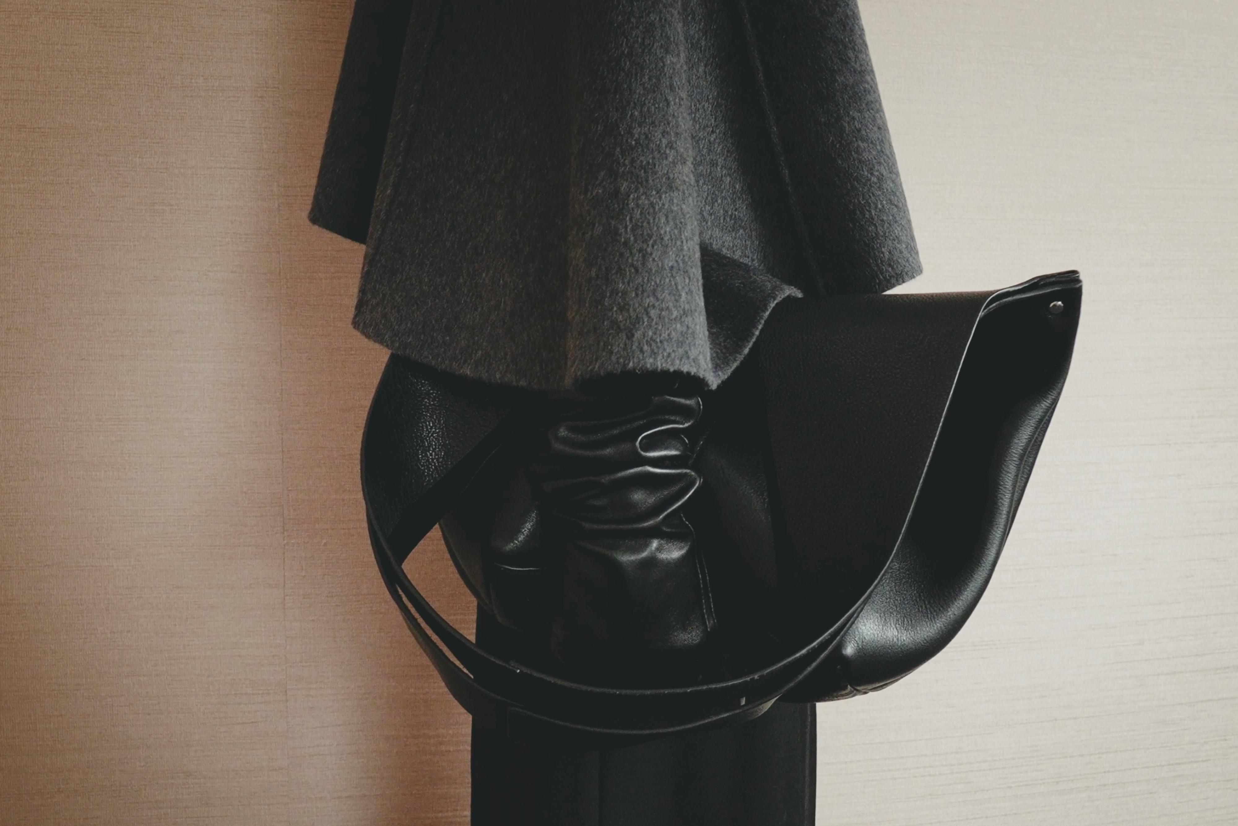 Nappa leather tote bag — BLACK