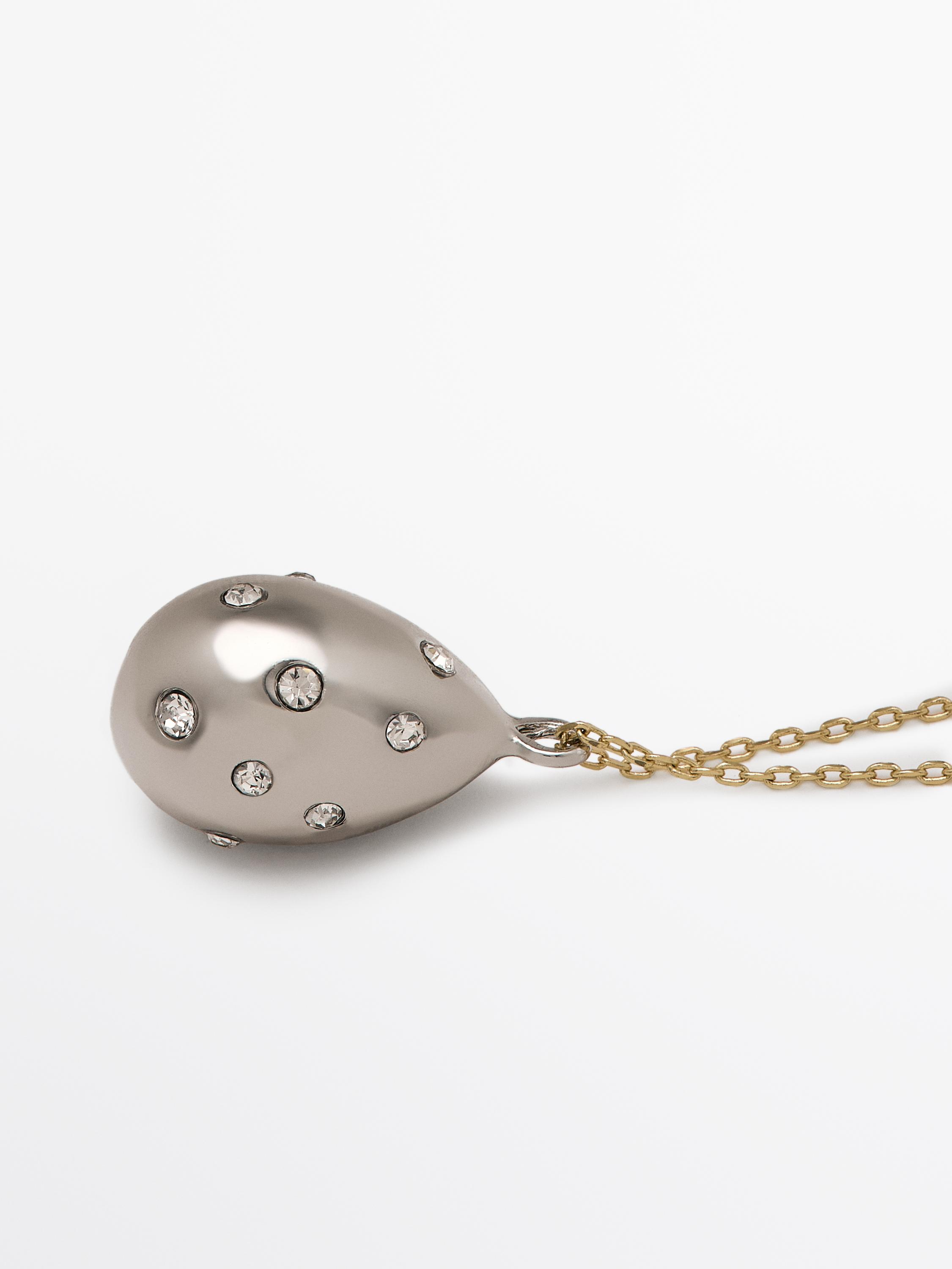 Necklace with teardrop pendant