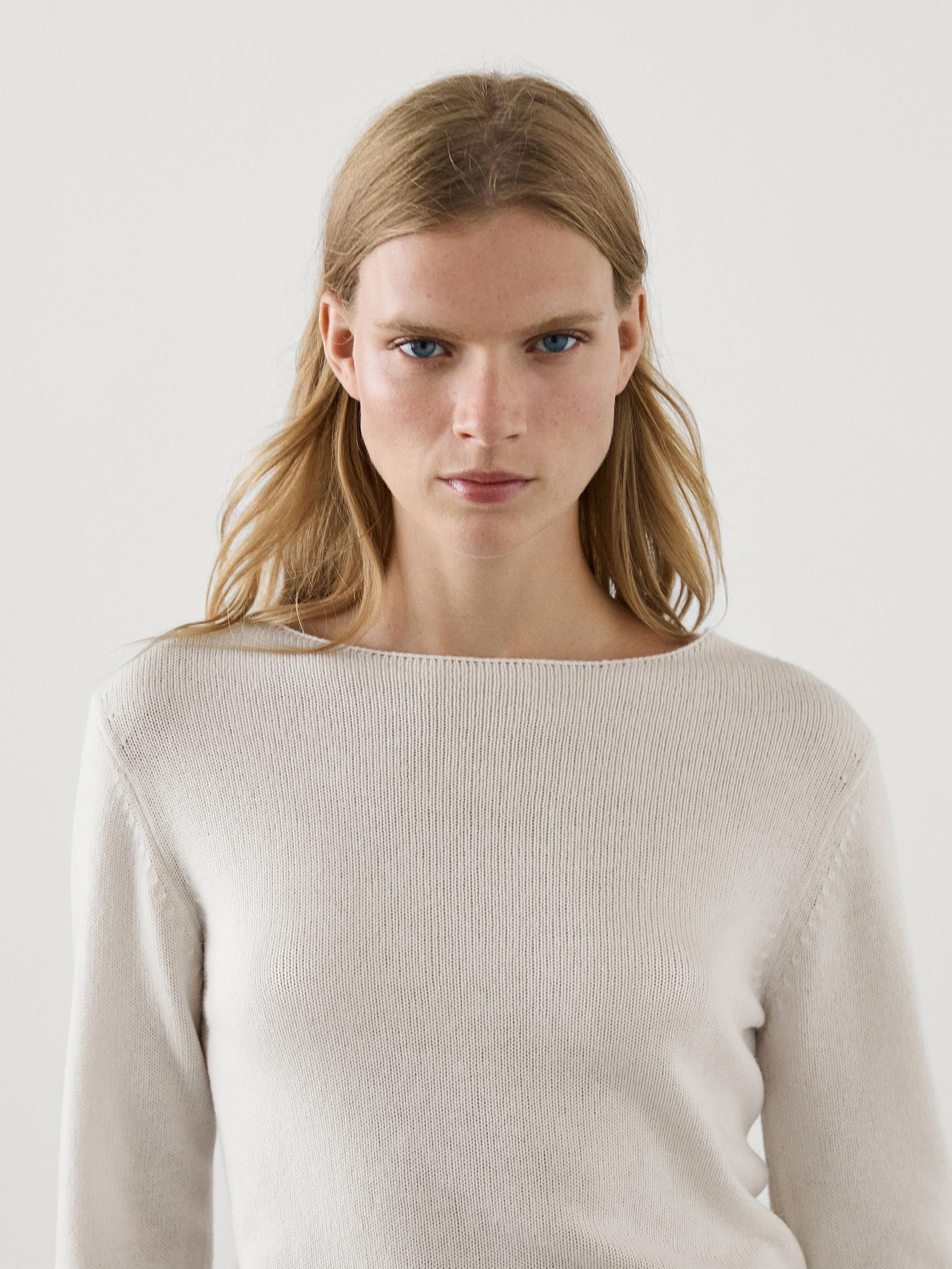 تنورة متوسطة الطول جلد شامواه بتفاصيل مخاطة