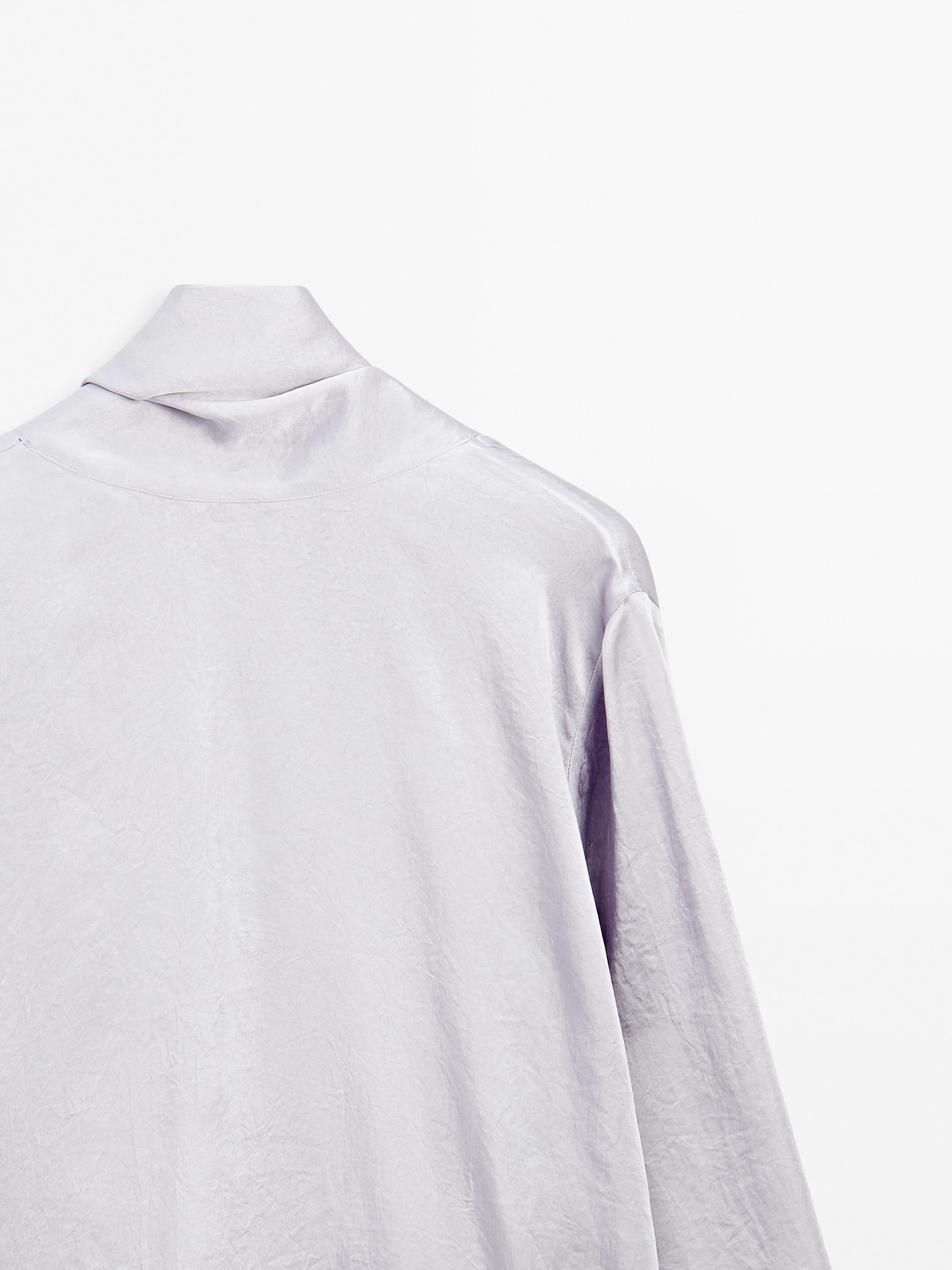 Flowing blouse with low-cut back - Studio