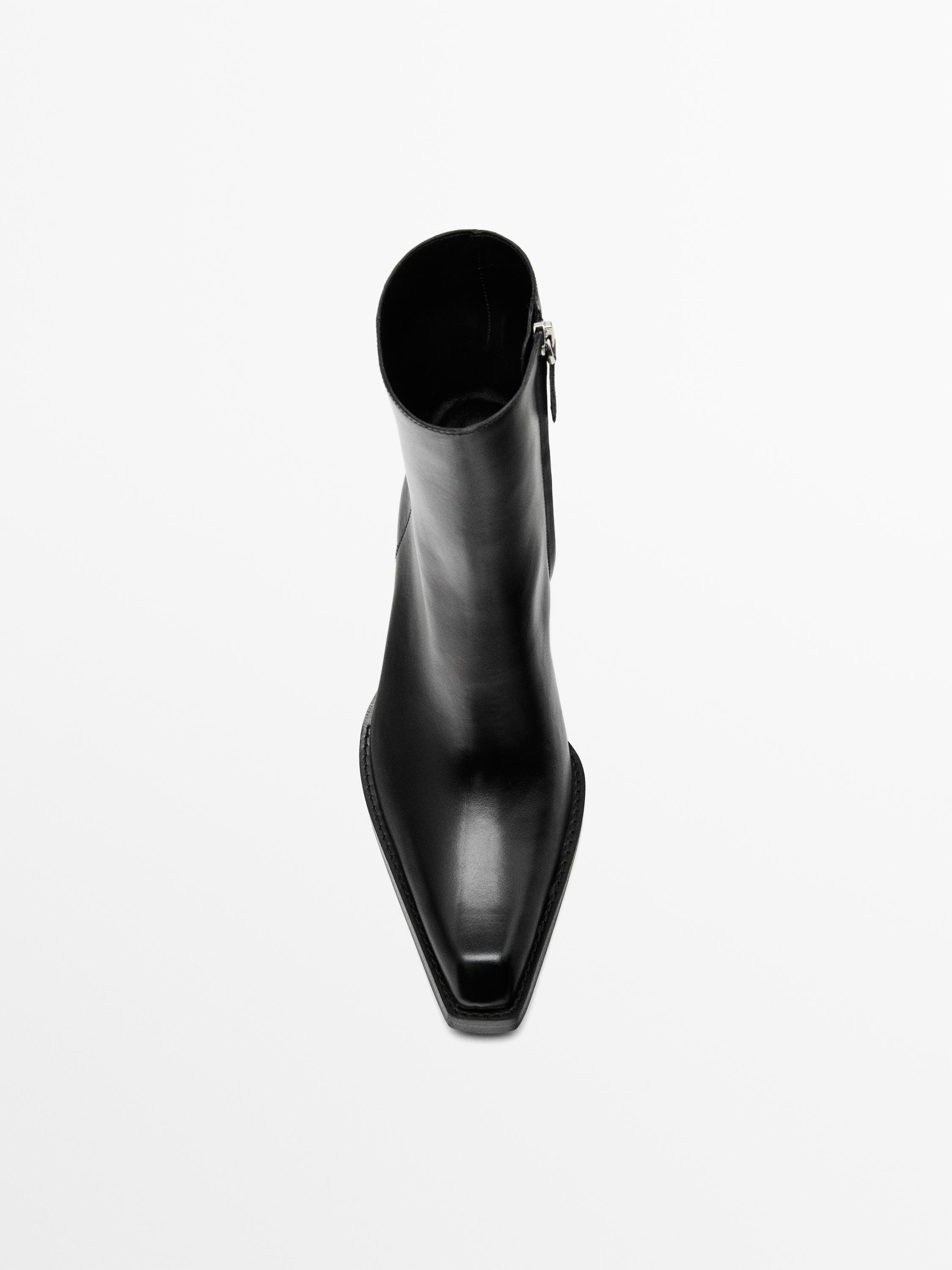 Stivaletti con tacco stile cowboy