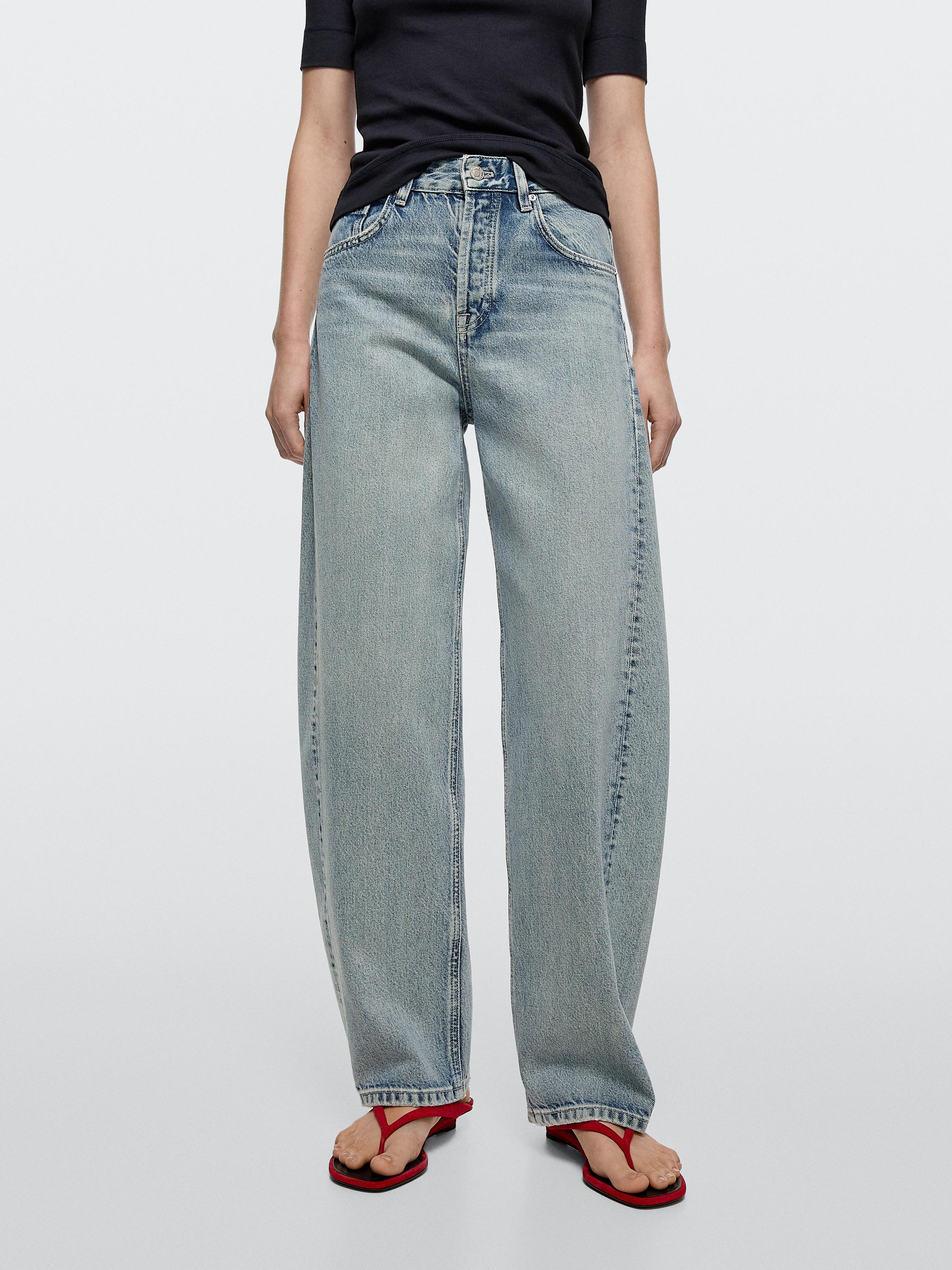 بنطلون جينز بقصة بالون وخصر متوسط