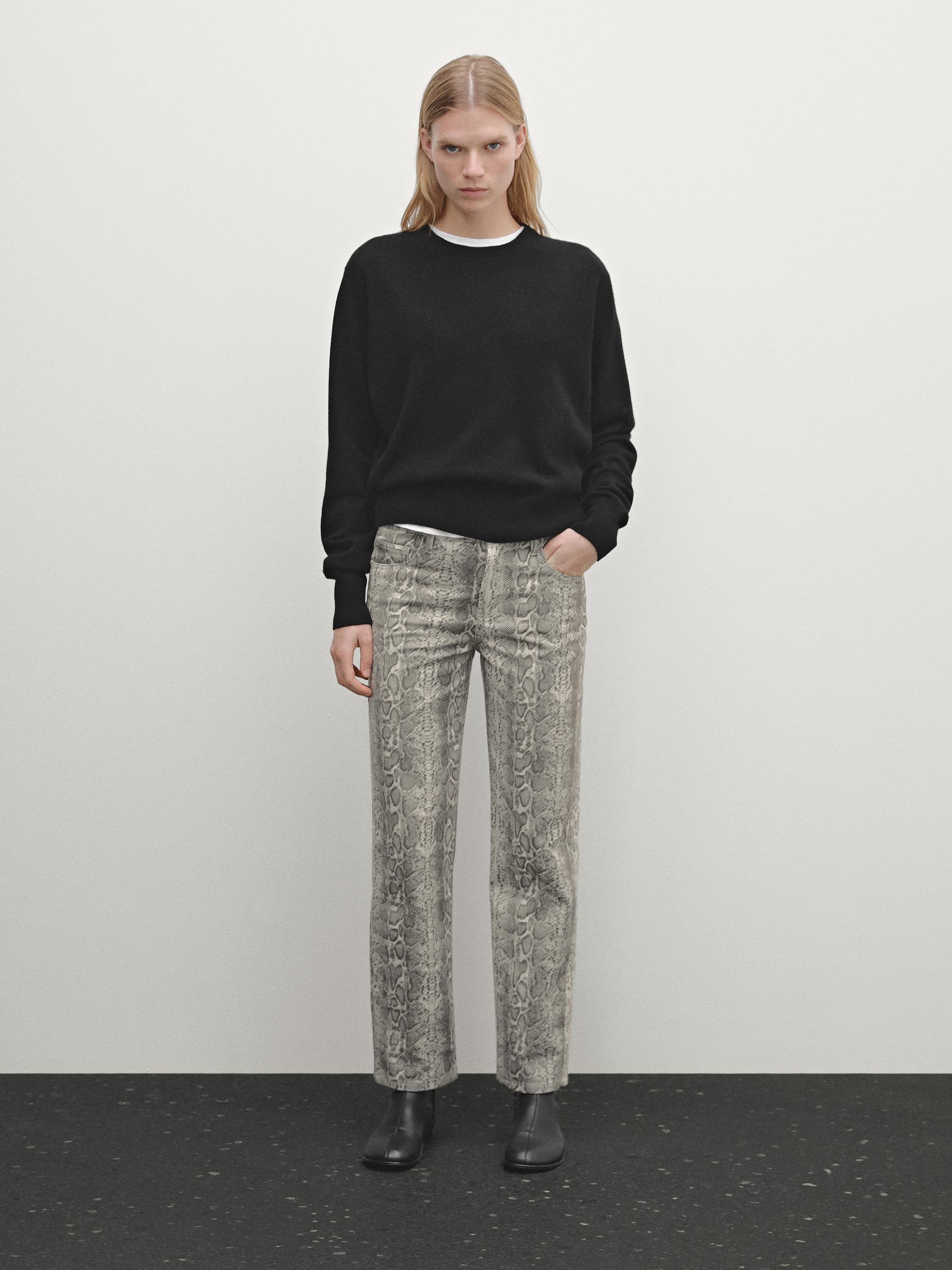 Regular-Fit-Jeans aus Baumwolle mit Schlangenhautprint