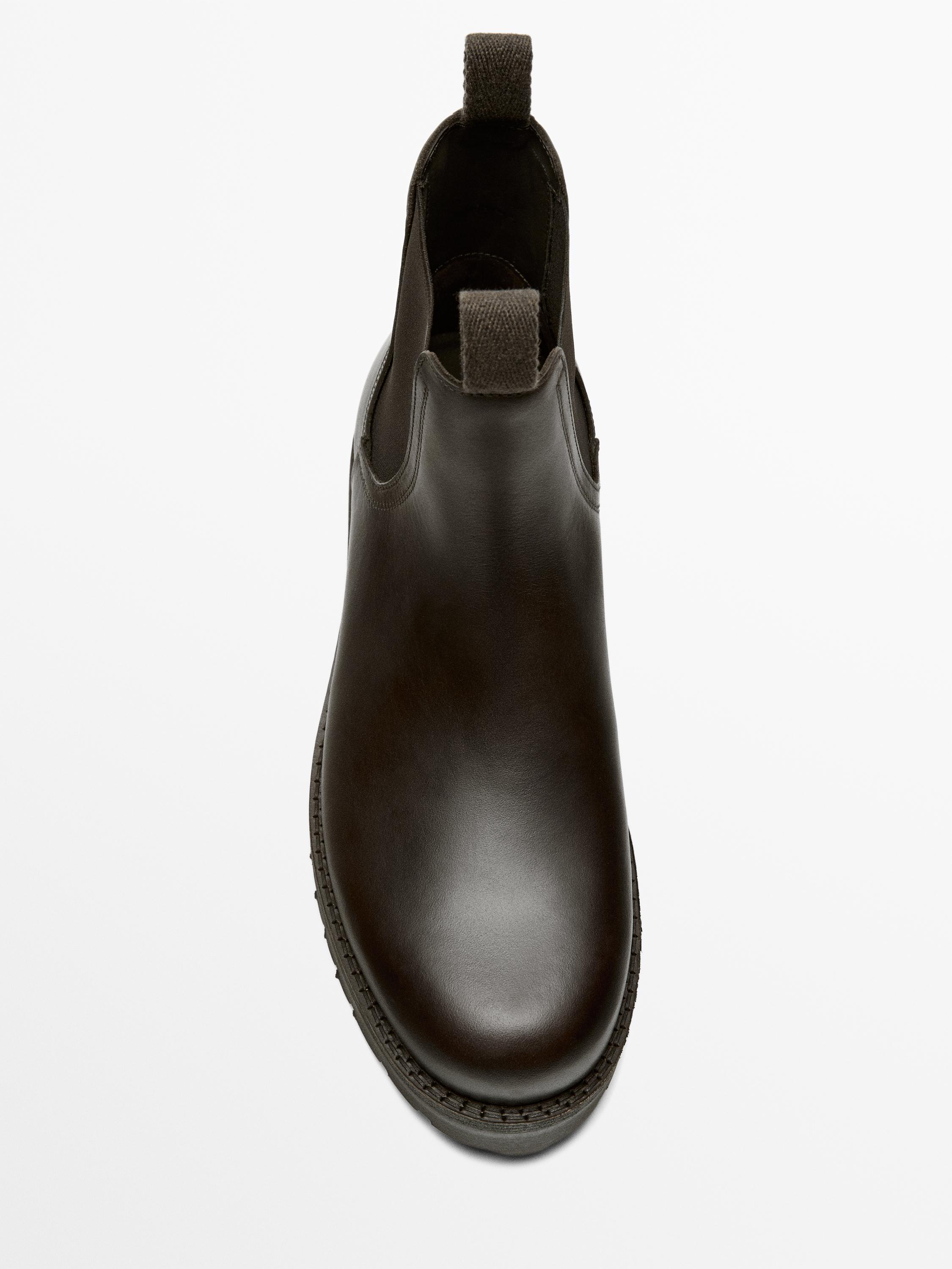 Split leather Chelsea boots