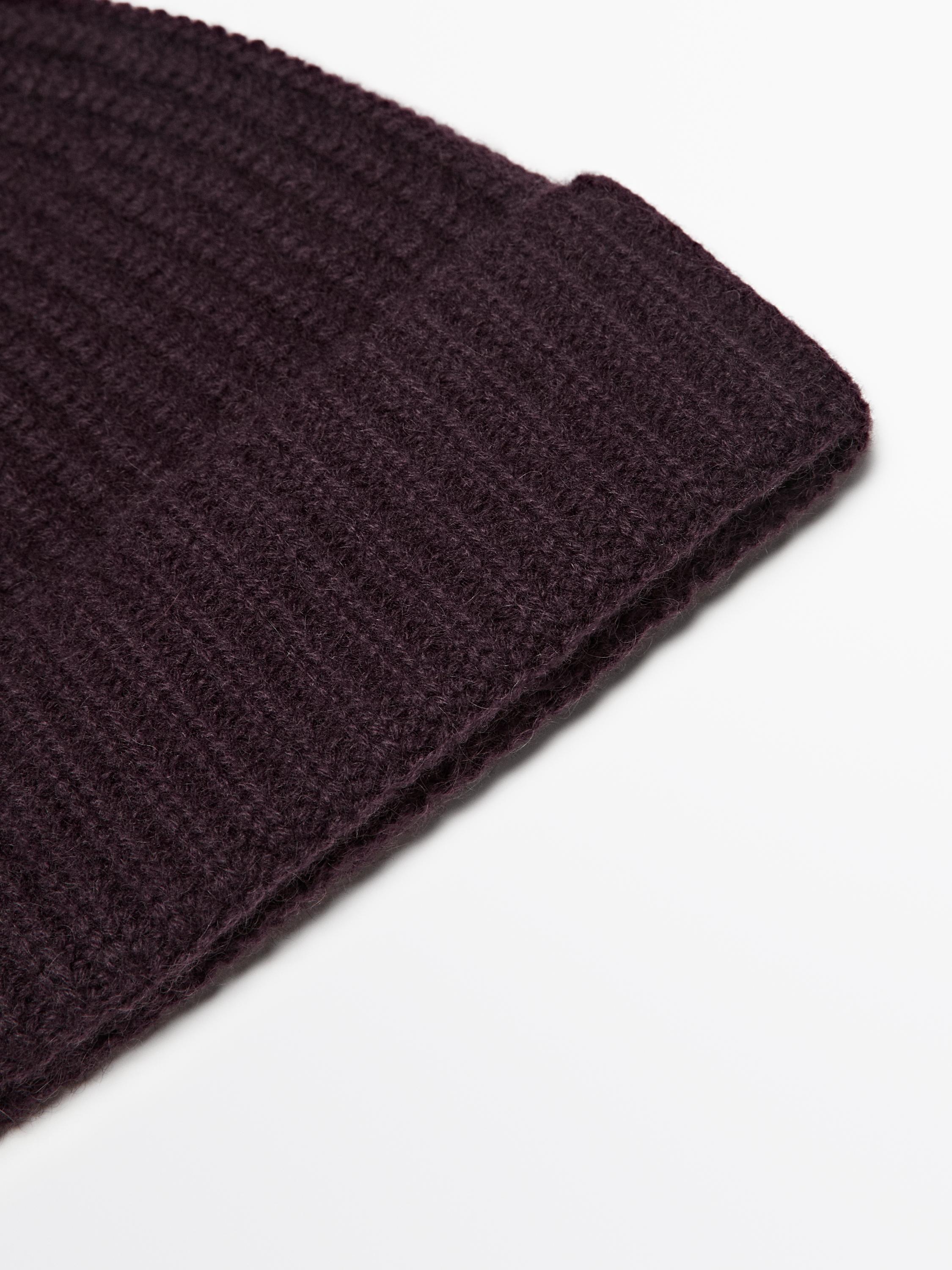 Ribbed 100% cashmere beanie