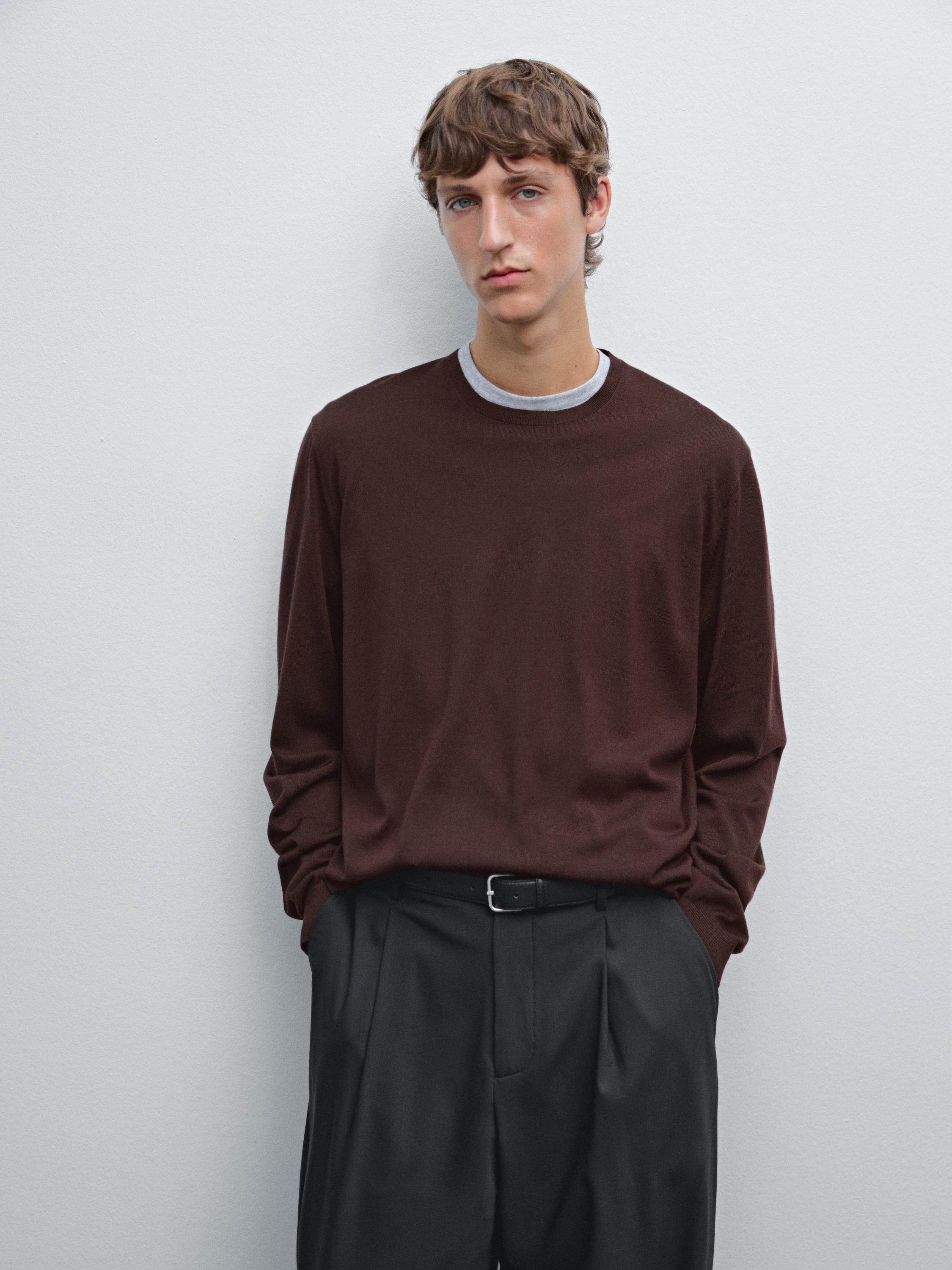 Merino wool crew neck knit sweater