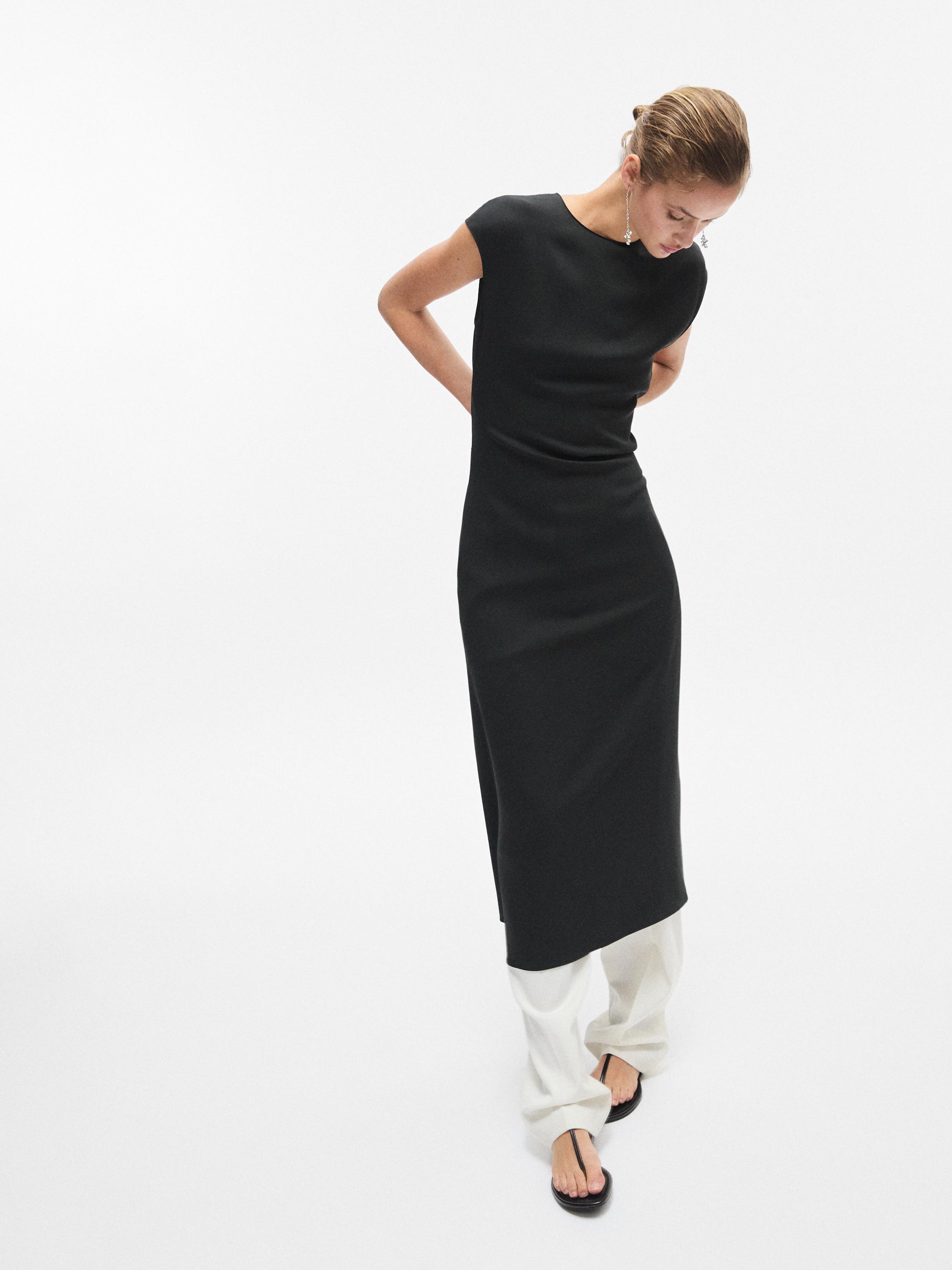 Flowing short sleeve dress — BLACK