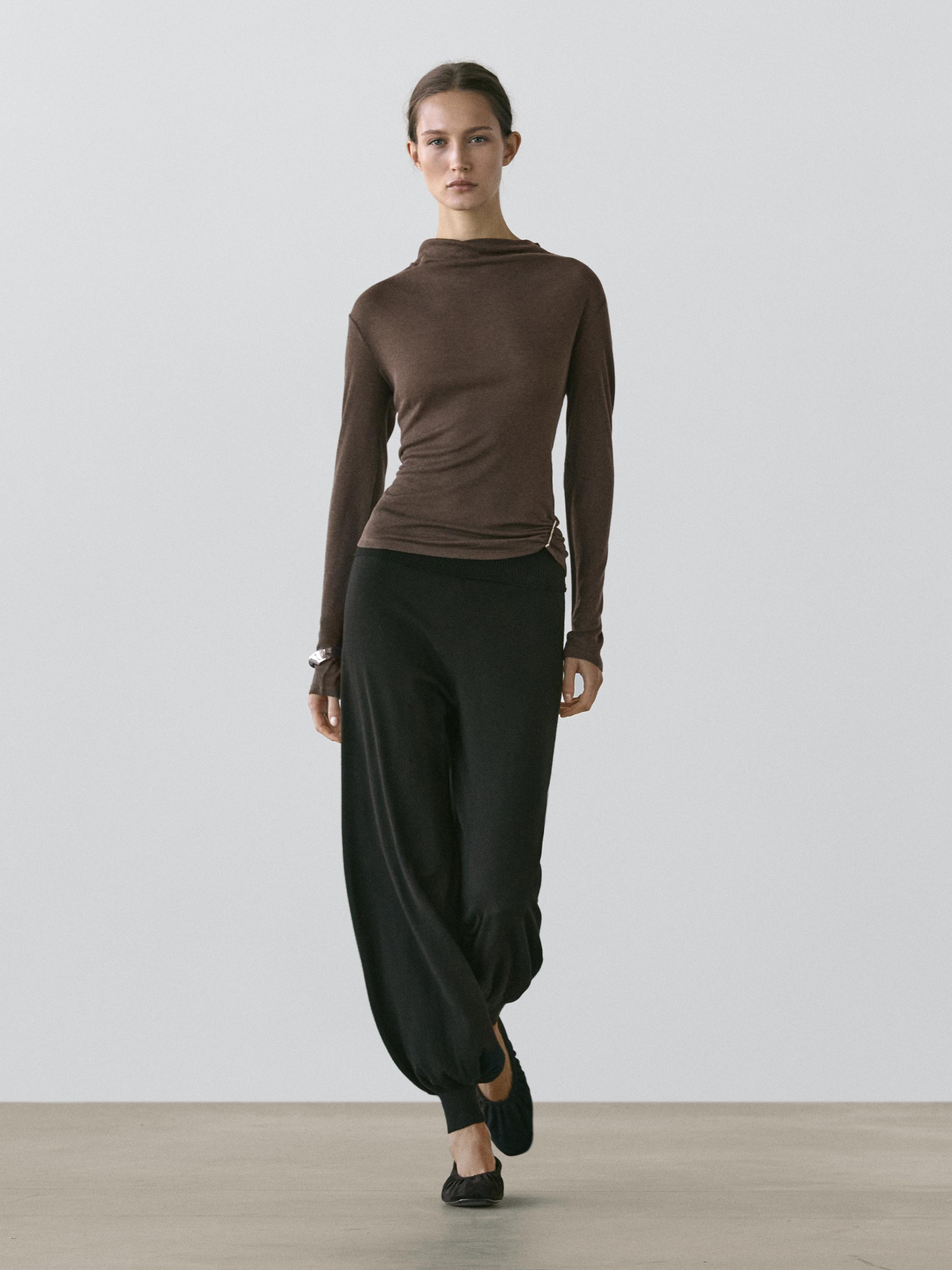 Funnel neck T-shirt