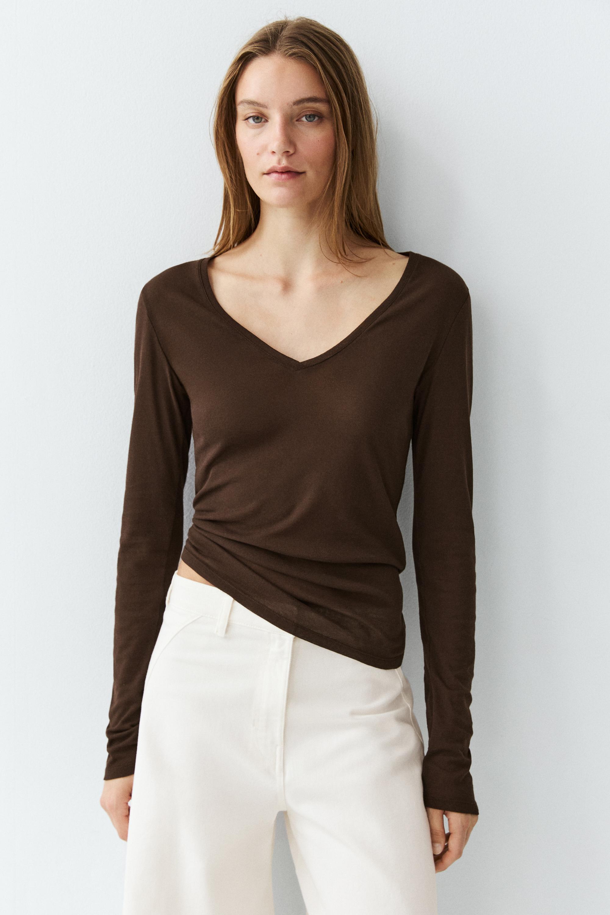 Slim fit long sleeve V-neck T-shirt — BROWN