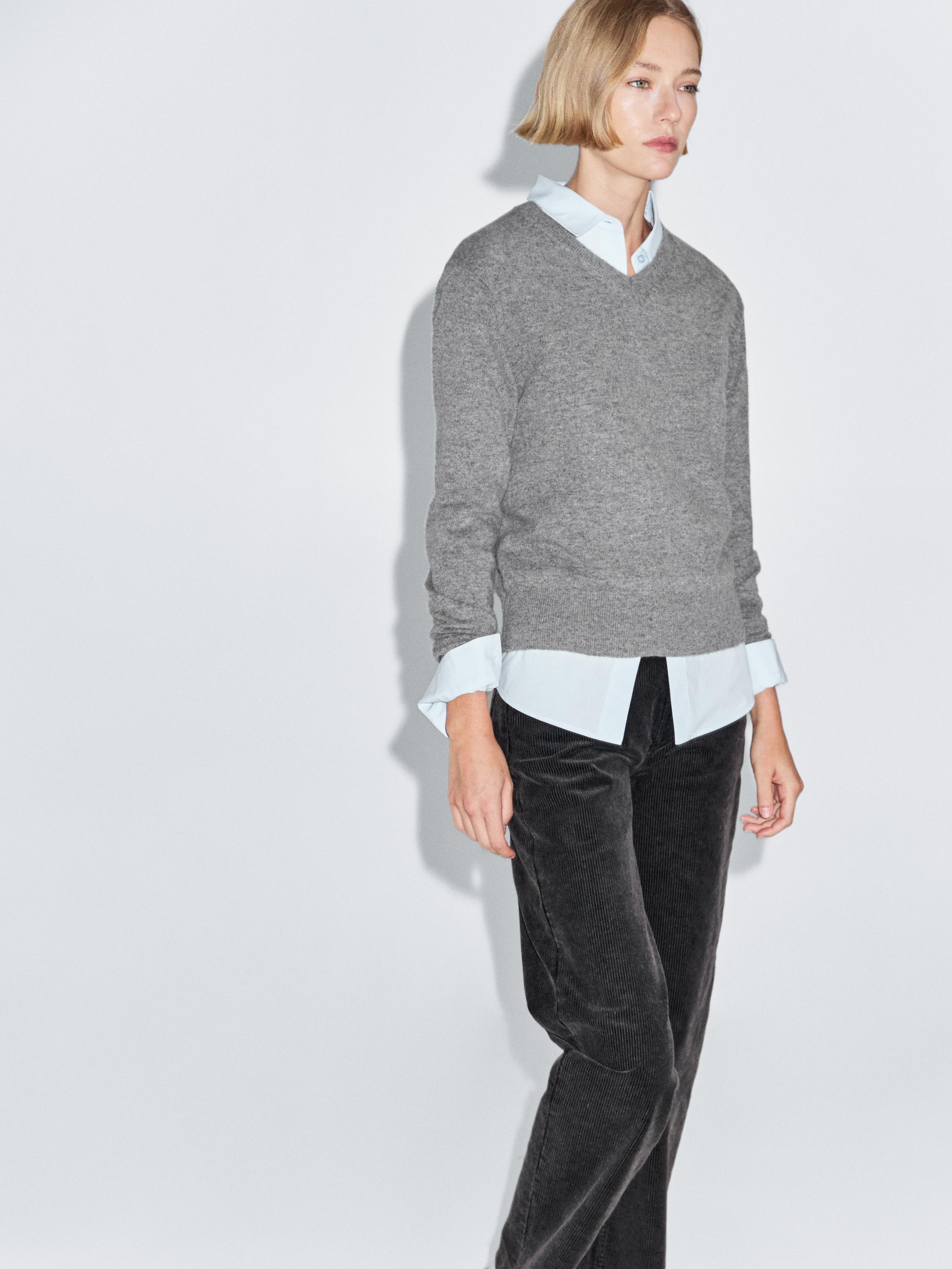 Wool blend knit V-neck sweater — GREY MARL