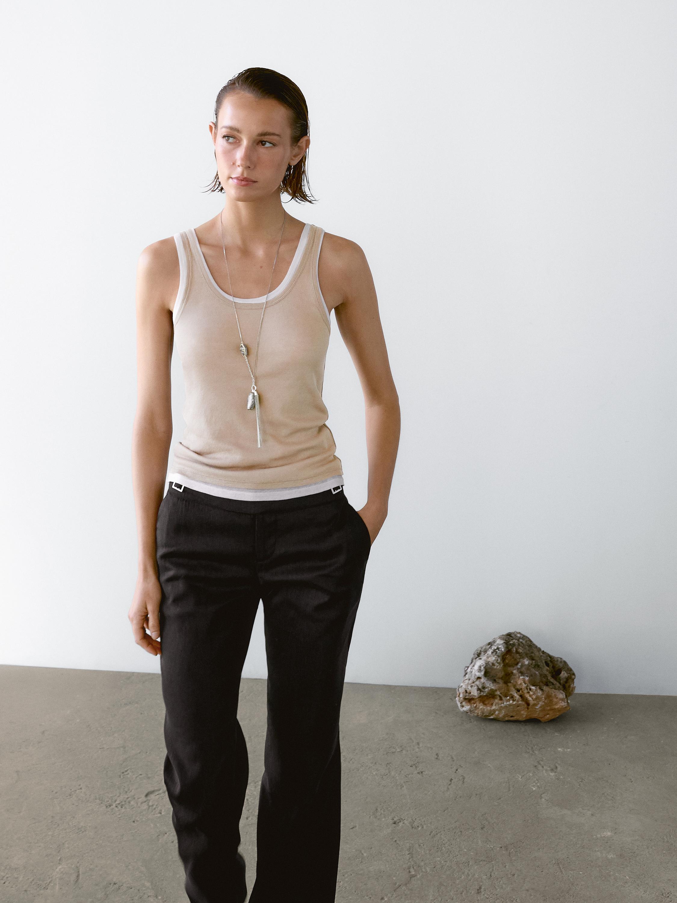 100% cotton double-strap T-shirt