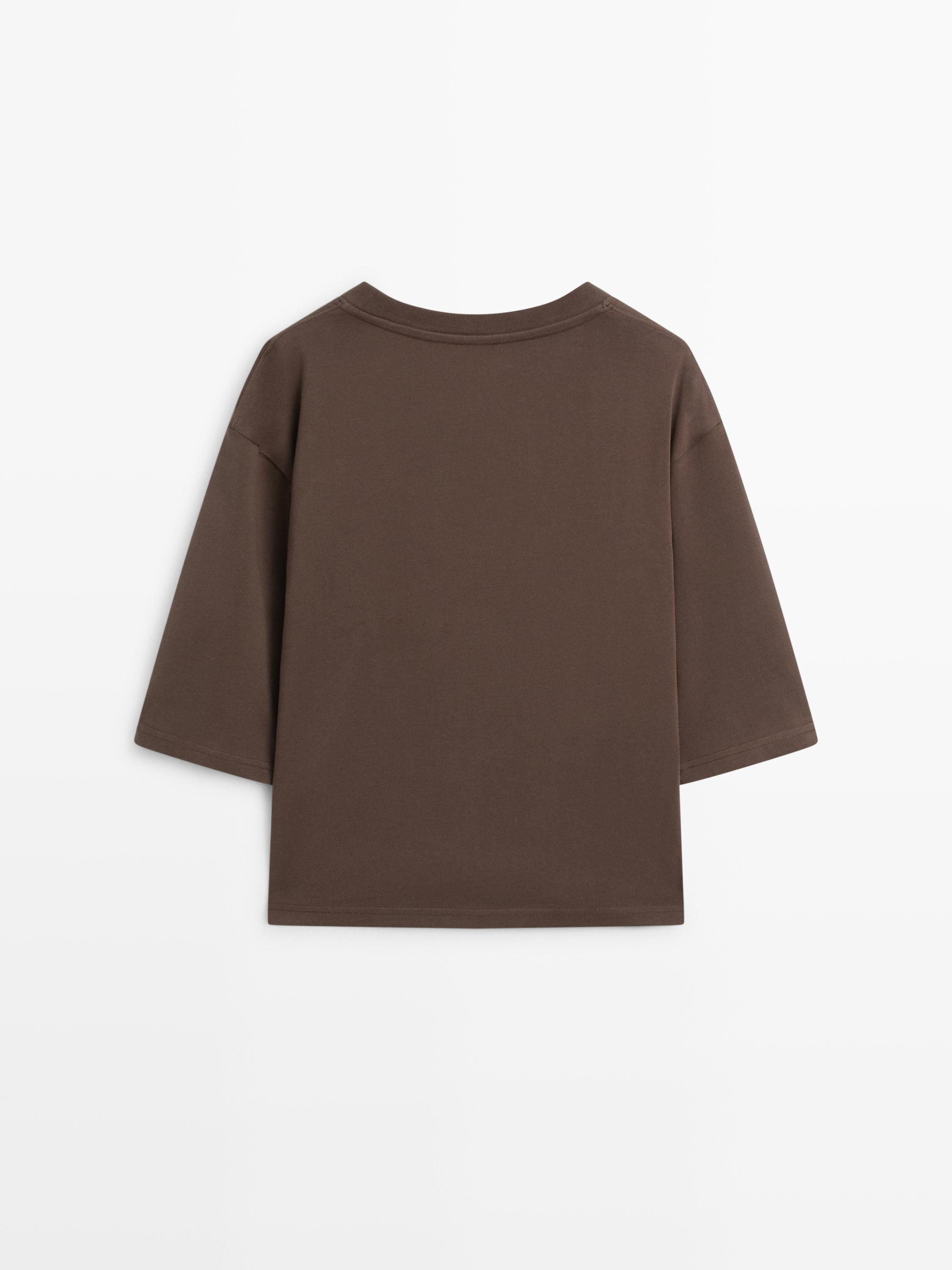 футболка из 100% хлопка с широким вырезом