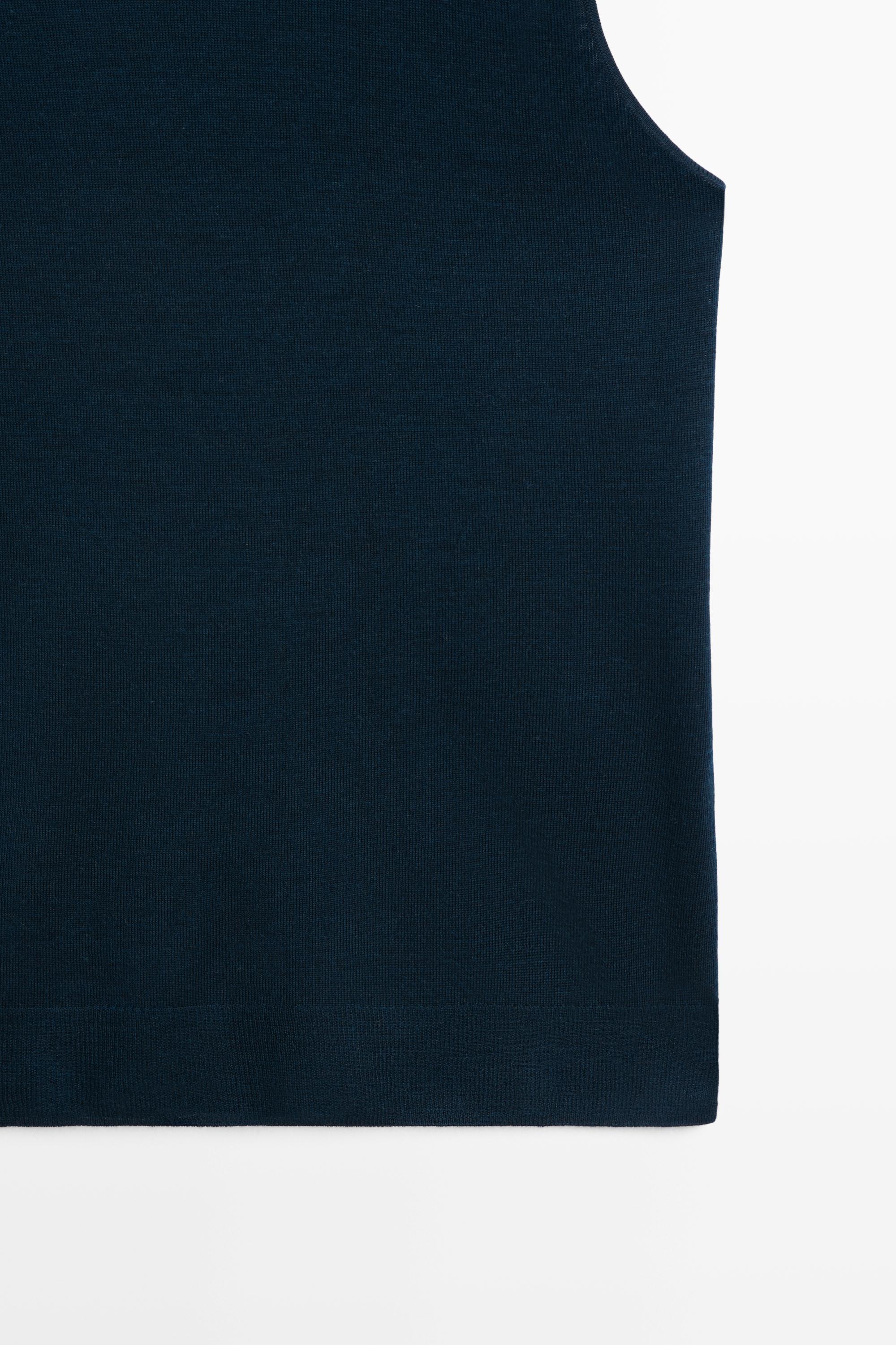100% wool mock turtleneck knit top — BLUE