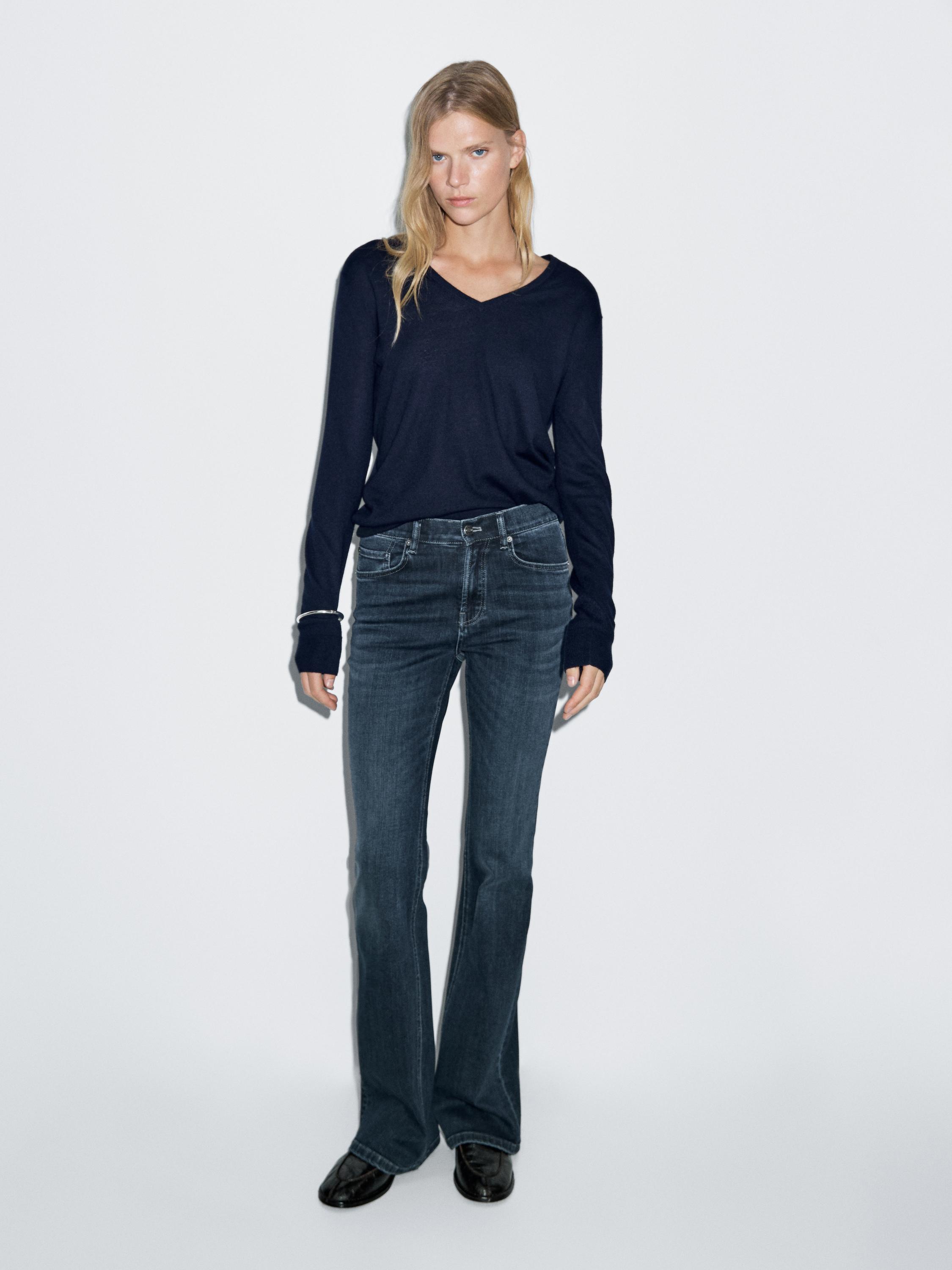 Skinny-Jeans mit Schlag und hohem Bund