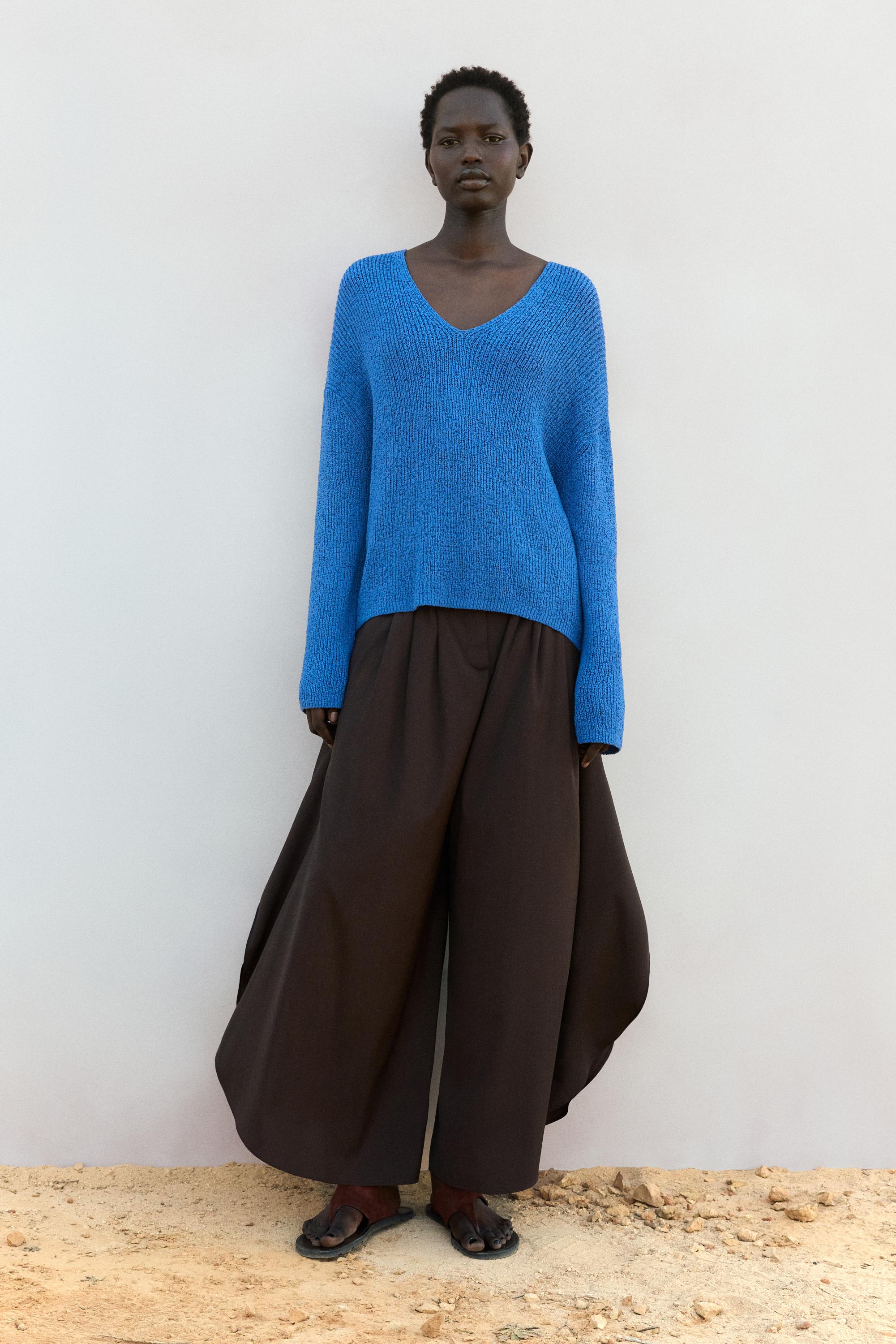 Cotton blend V-neck knit sweater — BLUISH
