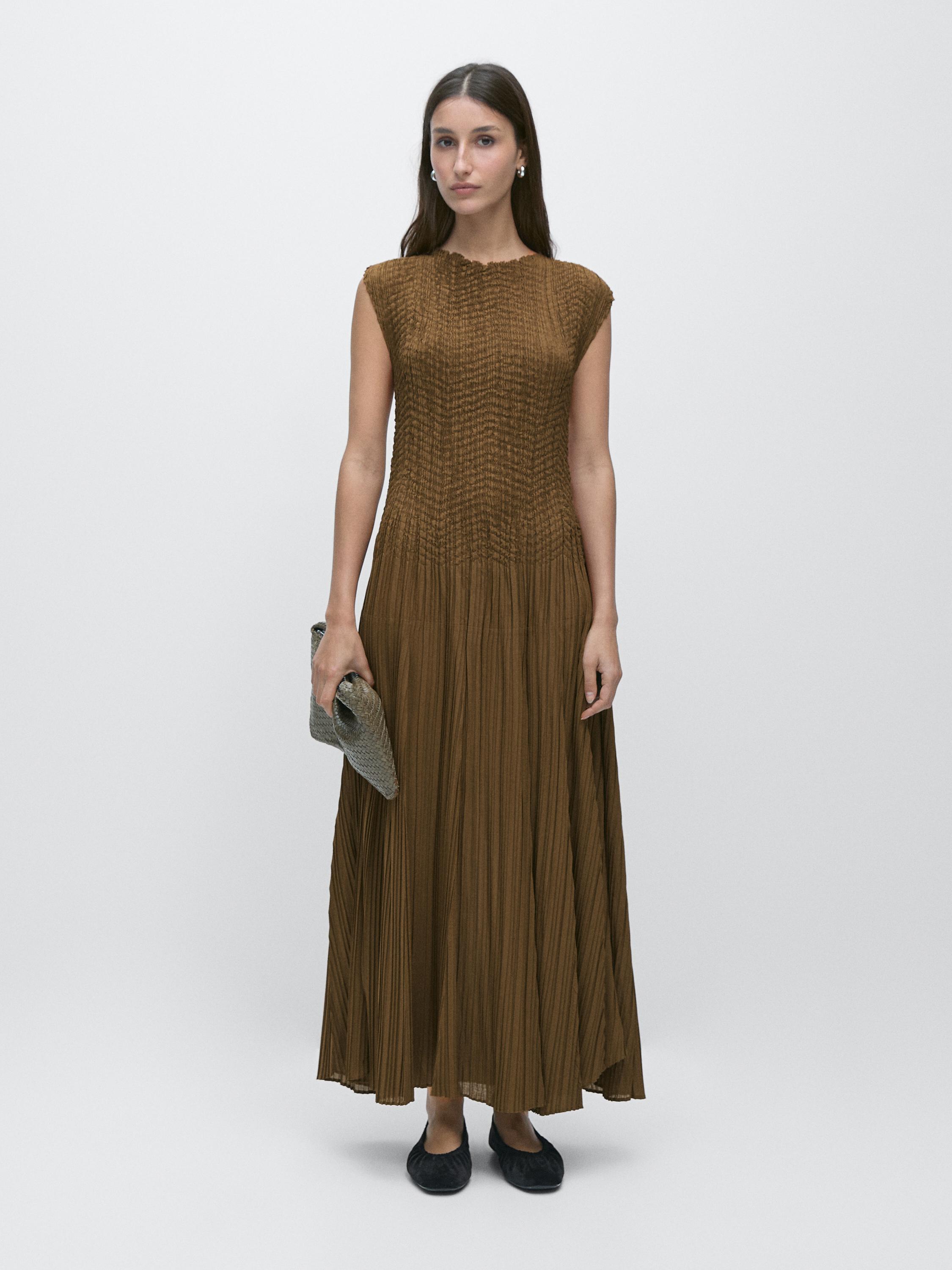 Robe longue plissée