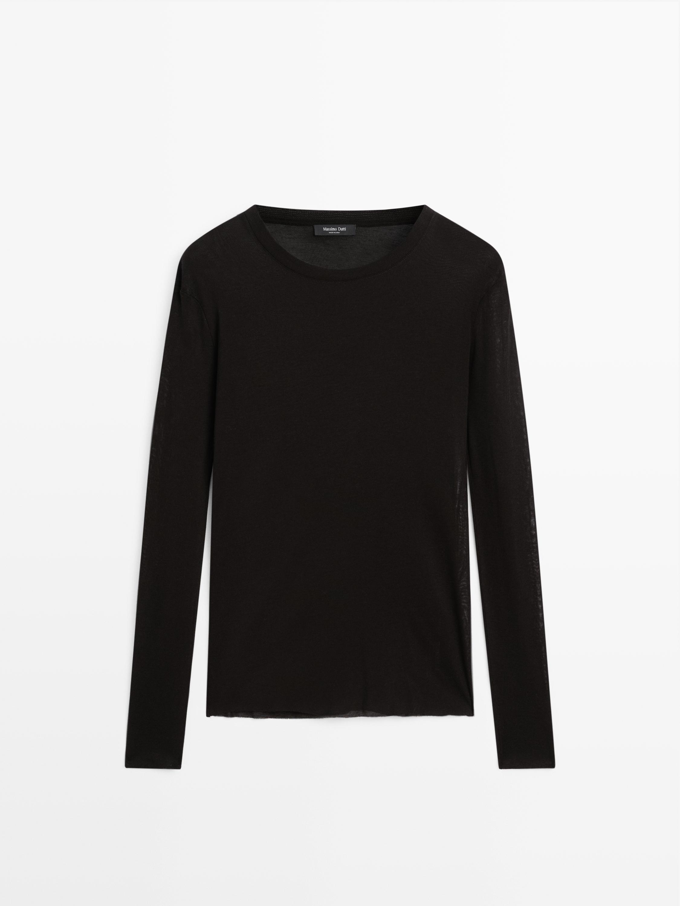 Легкая футболка классического кроя с длинными рукавами