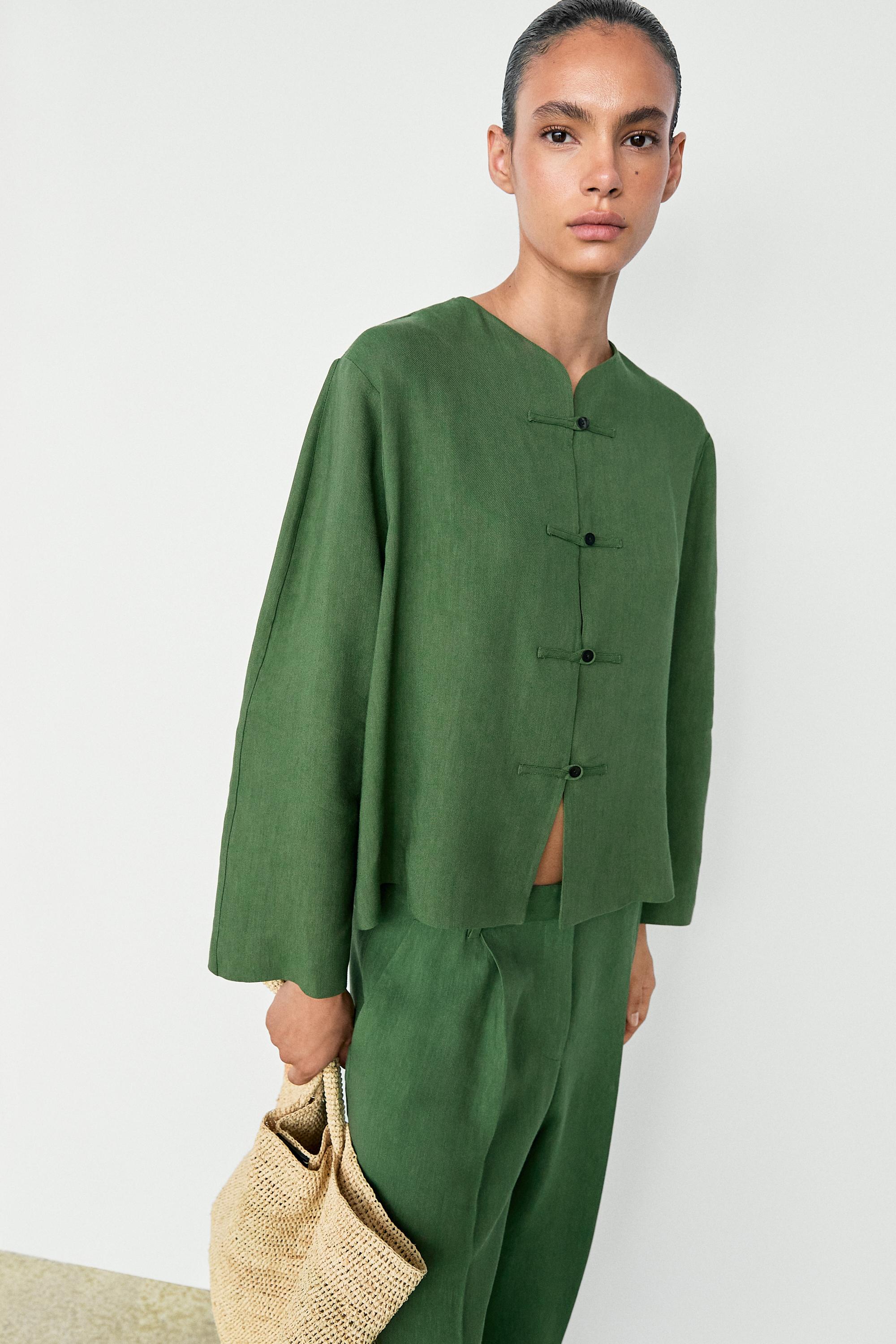 Sobrecamisa fluida detalle botones total look