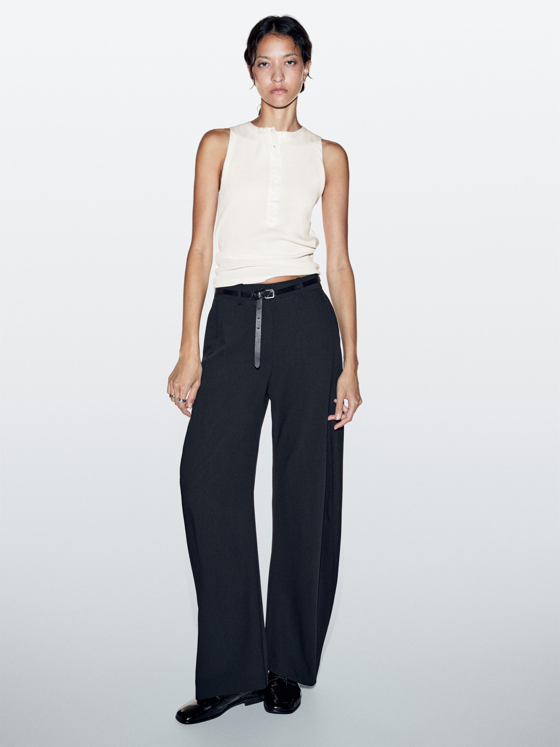 Top with contrast trim detail