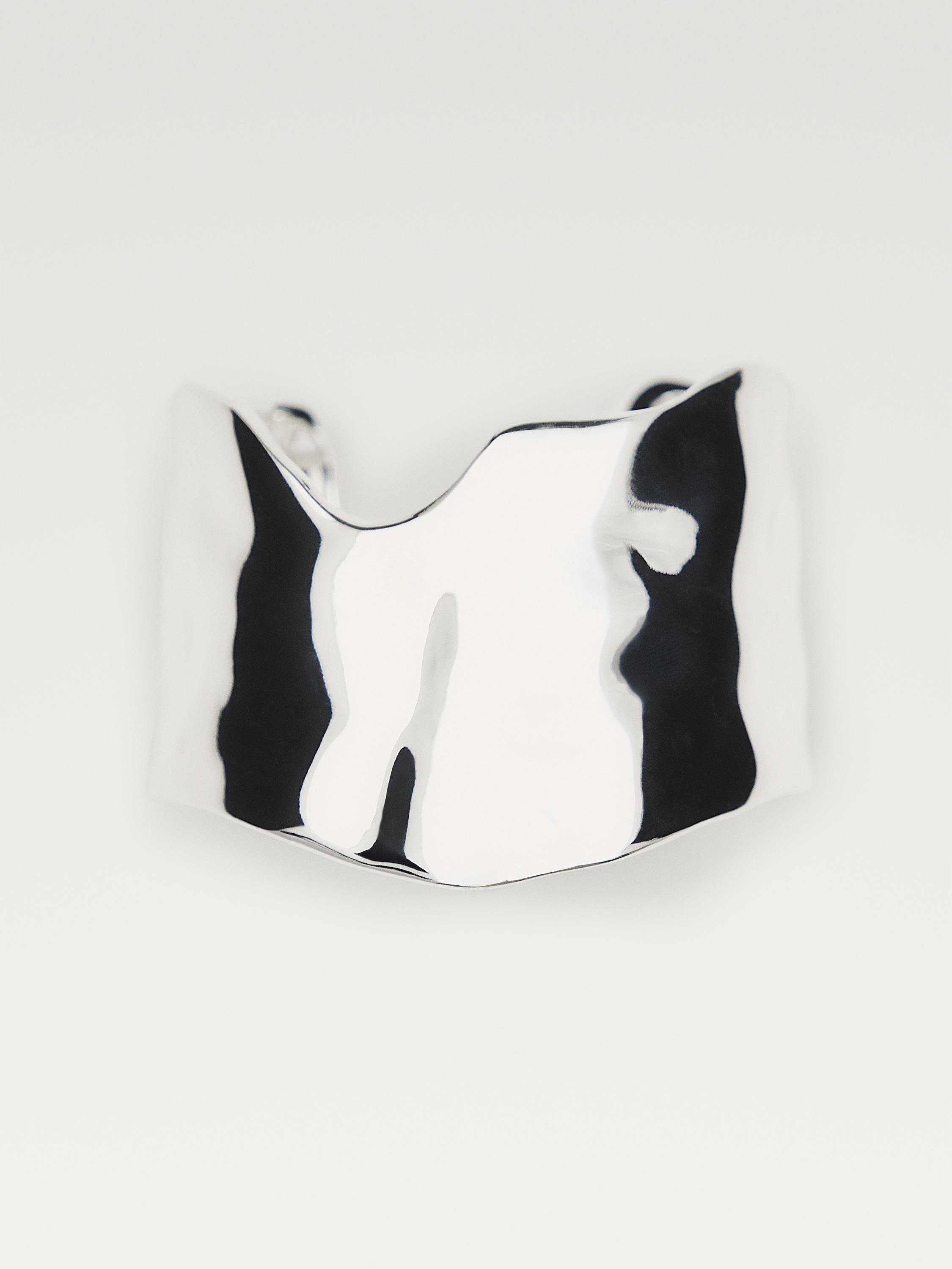 Irregular wide bracelet