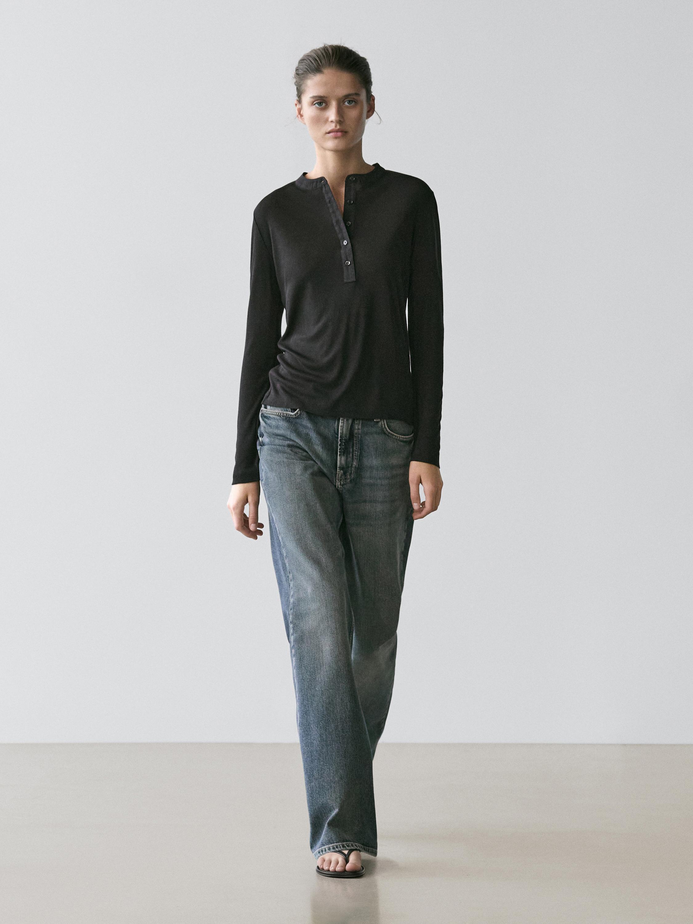 تيشرت من الصوف المخلوط بياقة هينلي