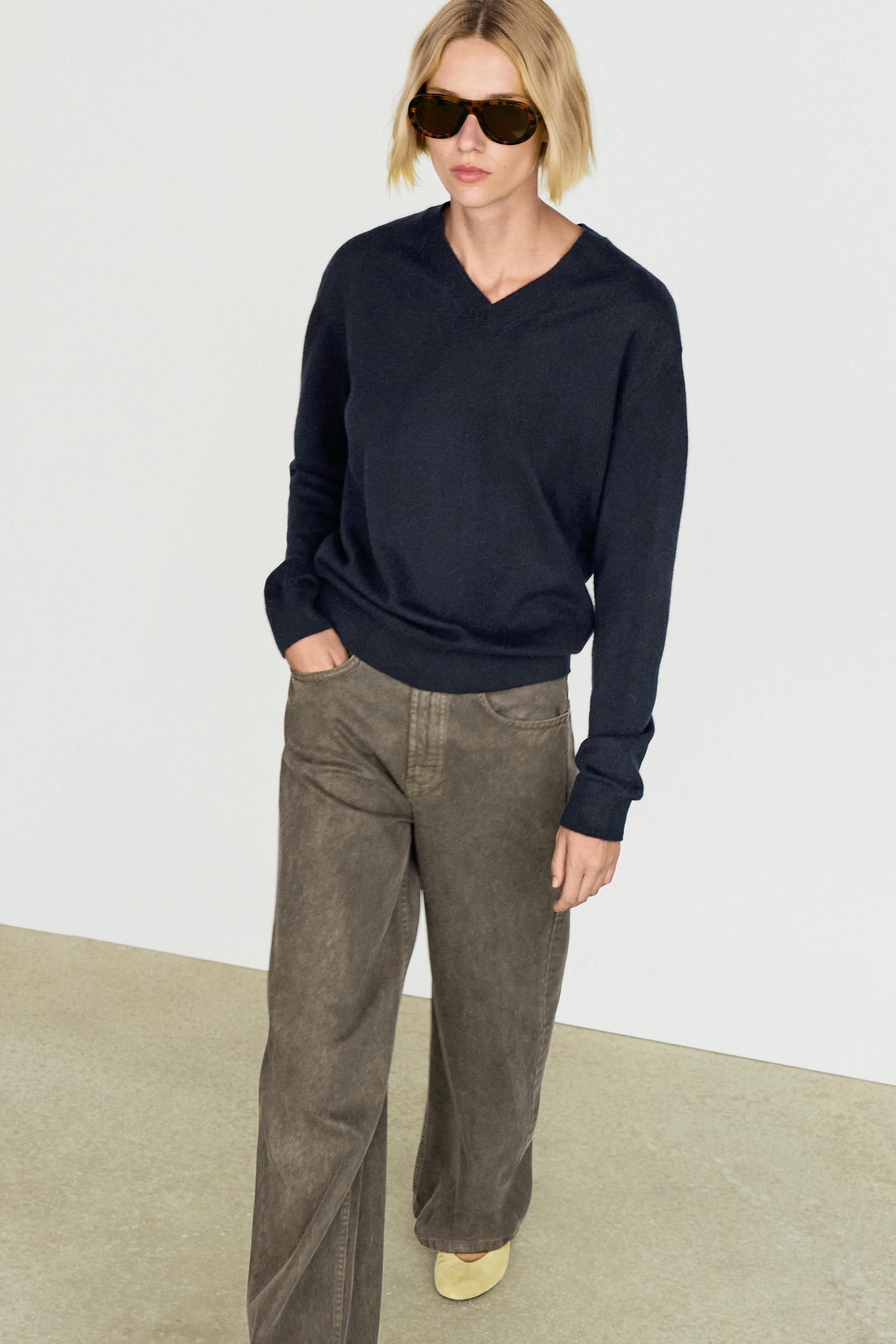 100% cashmere knit sweater — DEEP BLUE