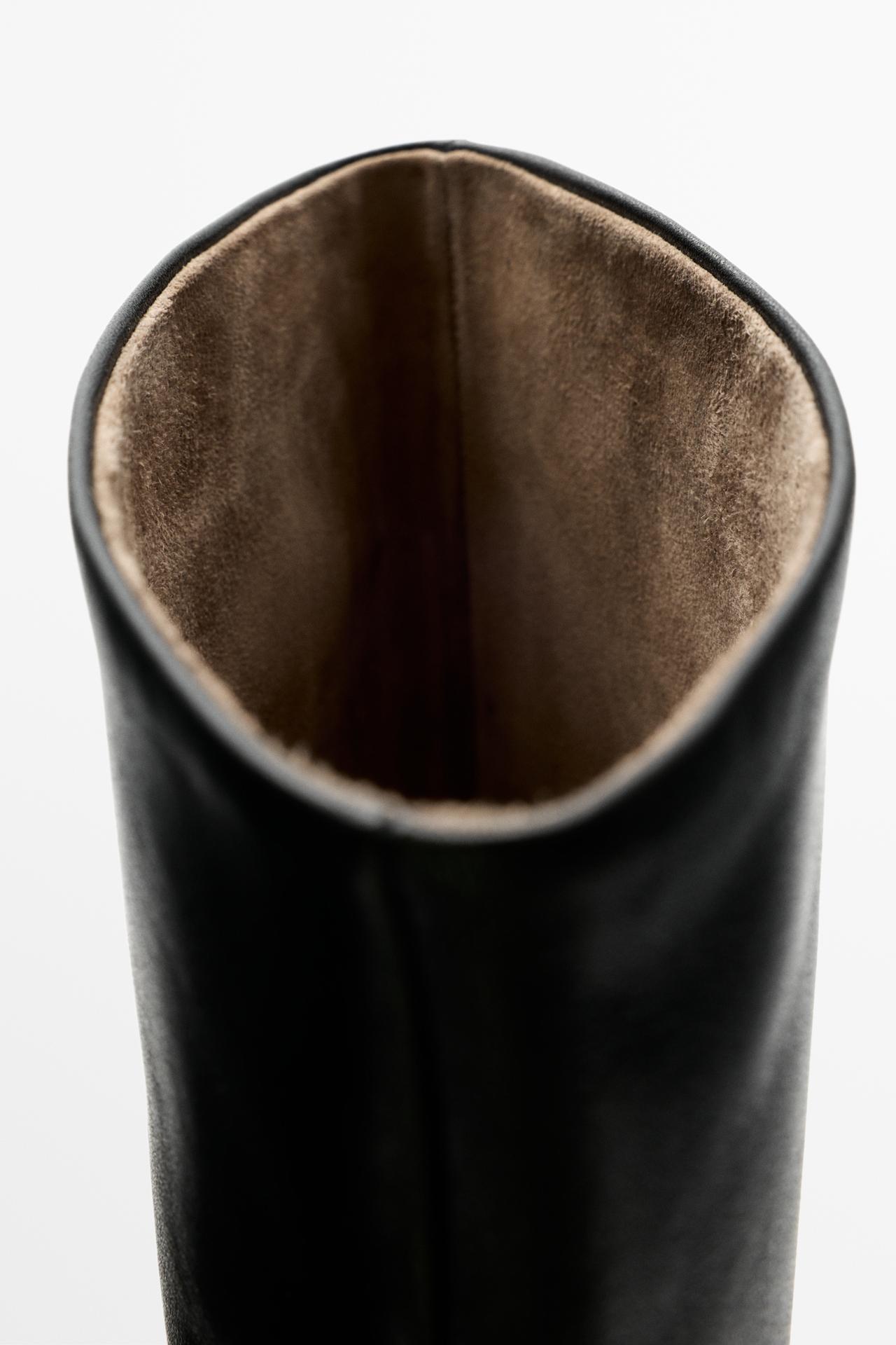 Soft leather heel boot — BLACK