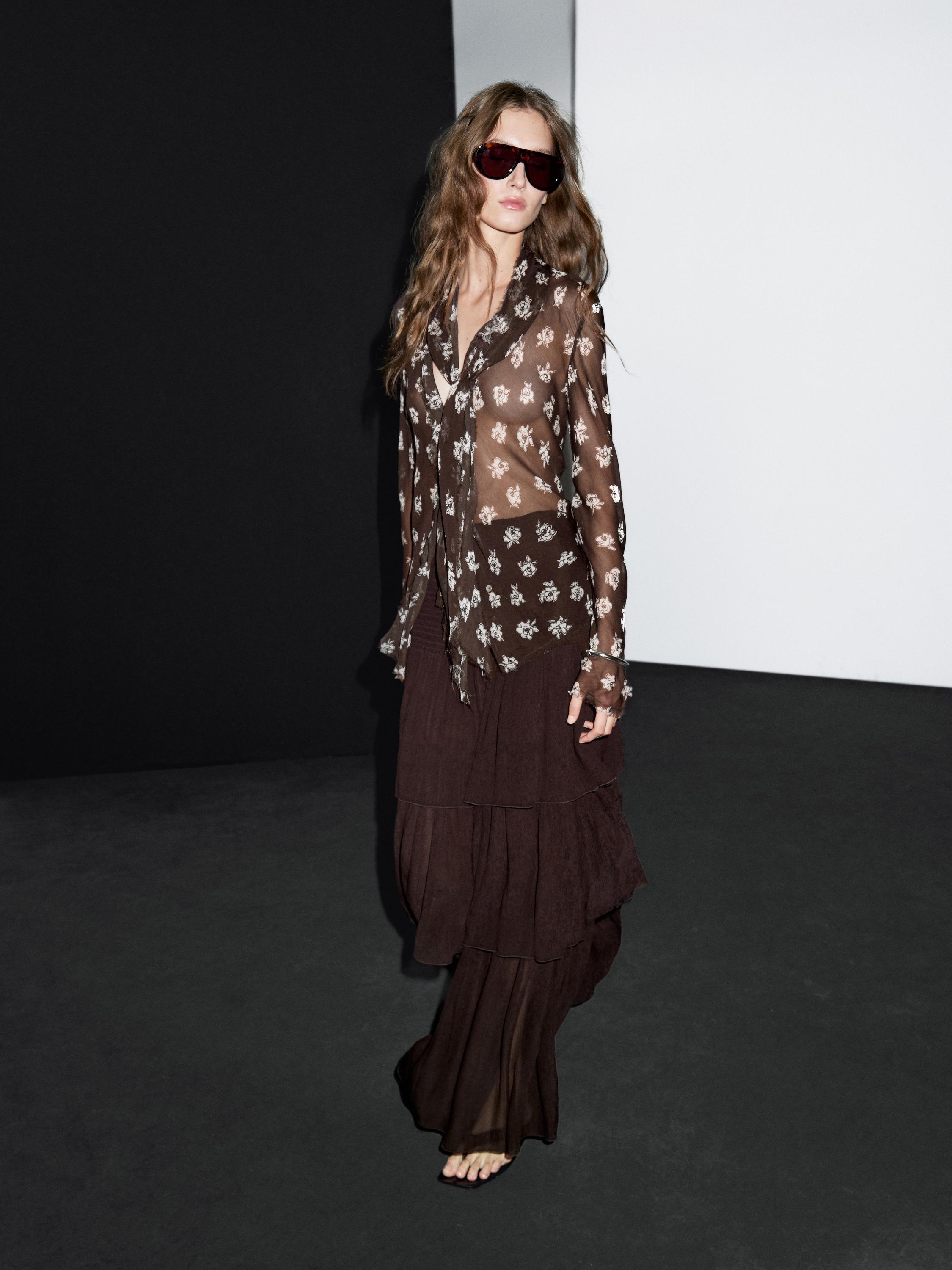 Flowing shirt with scarf collar