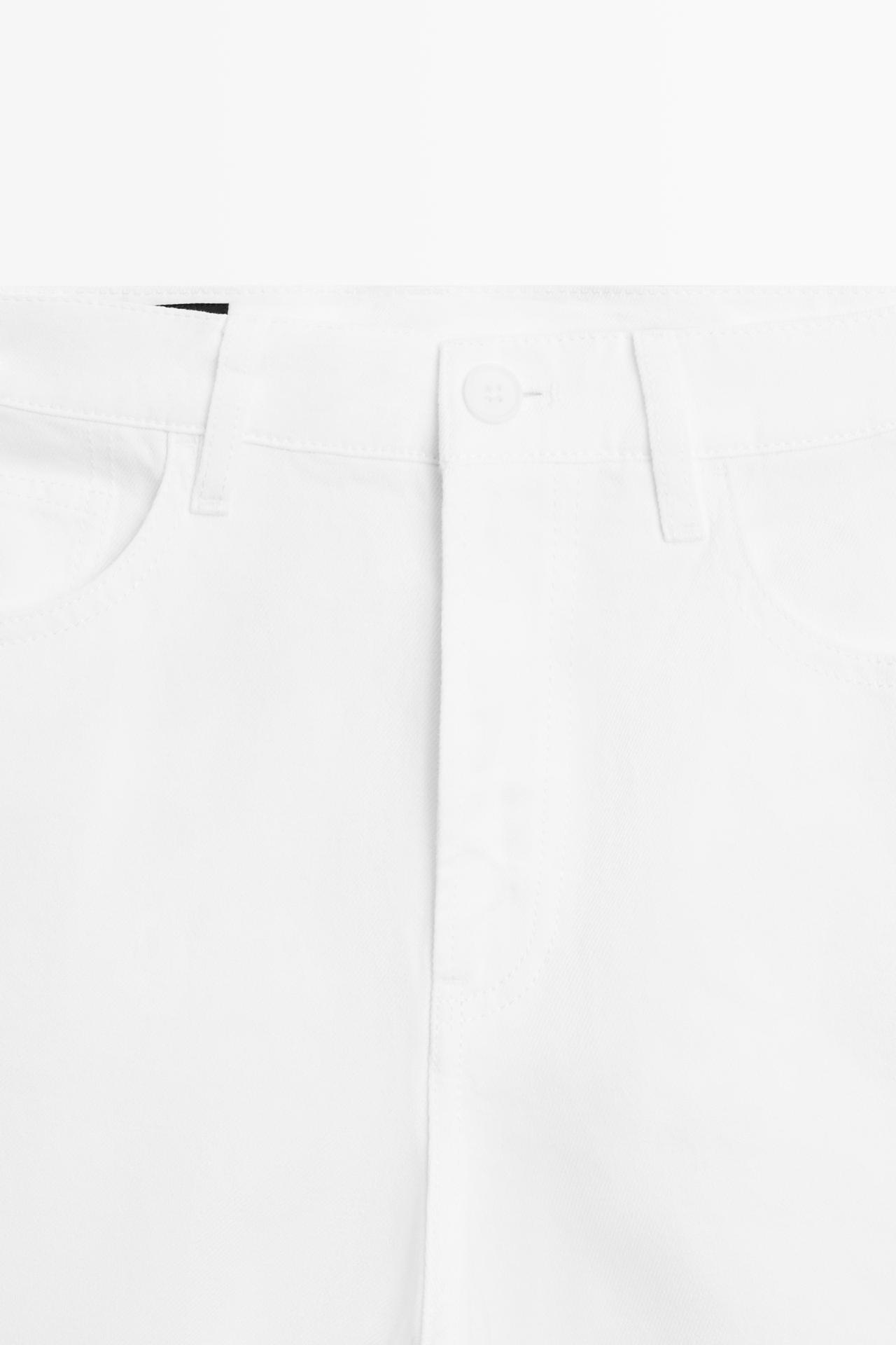 Cotton and linen blend Bermuda shorts — Off white