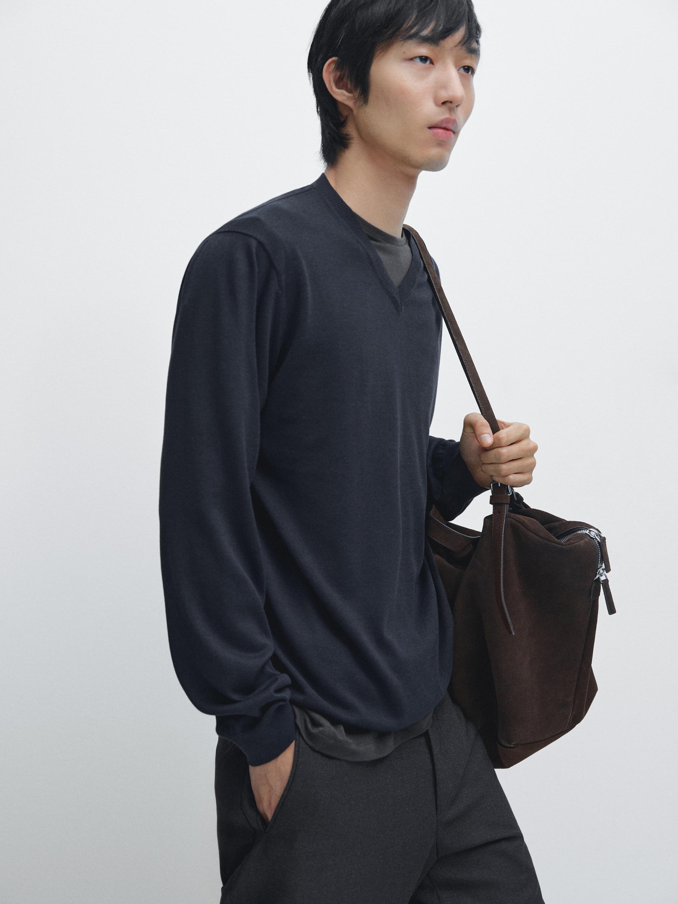 Cotton blend V-neck knit sweater — NAVY BLUE