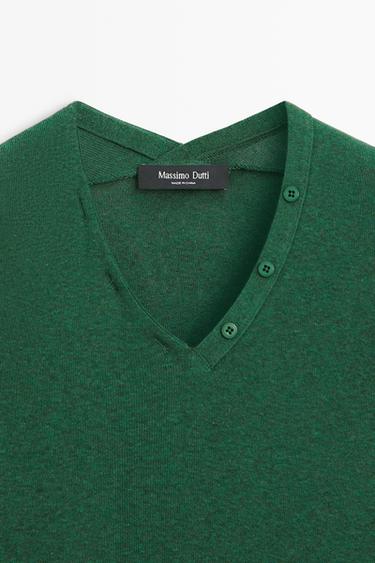 V-neck button detail T-shirt — MOSS 9