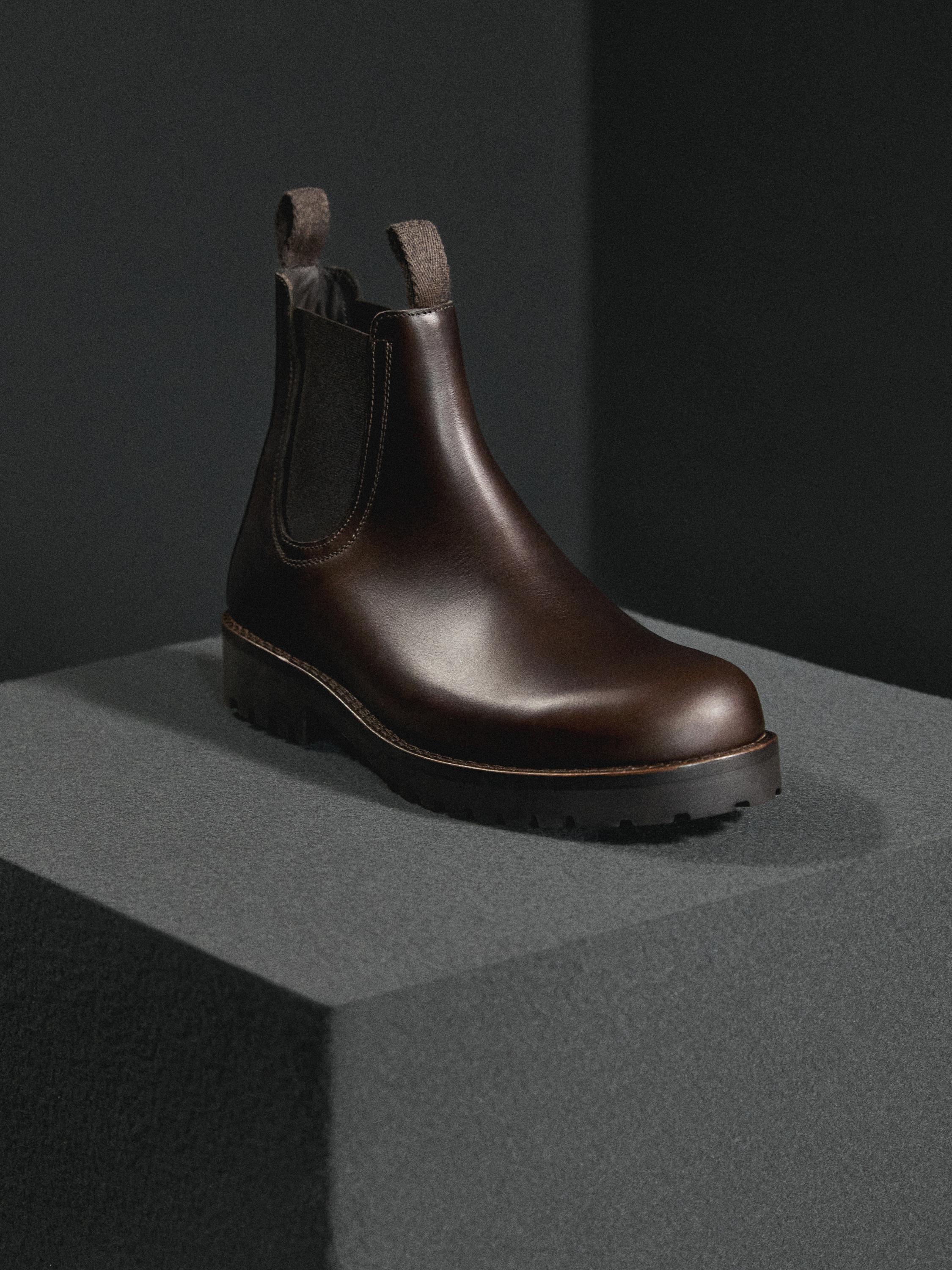 Leather Chelsea boots — BROWN