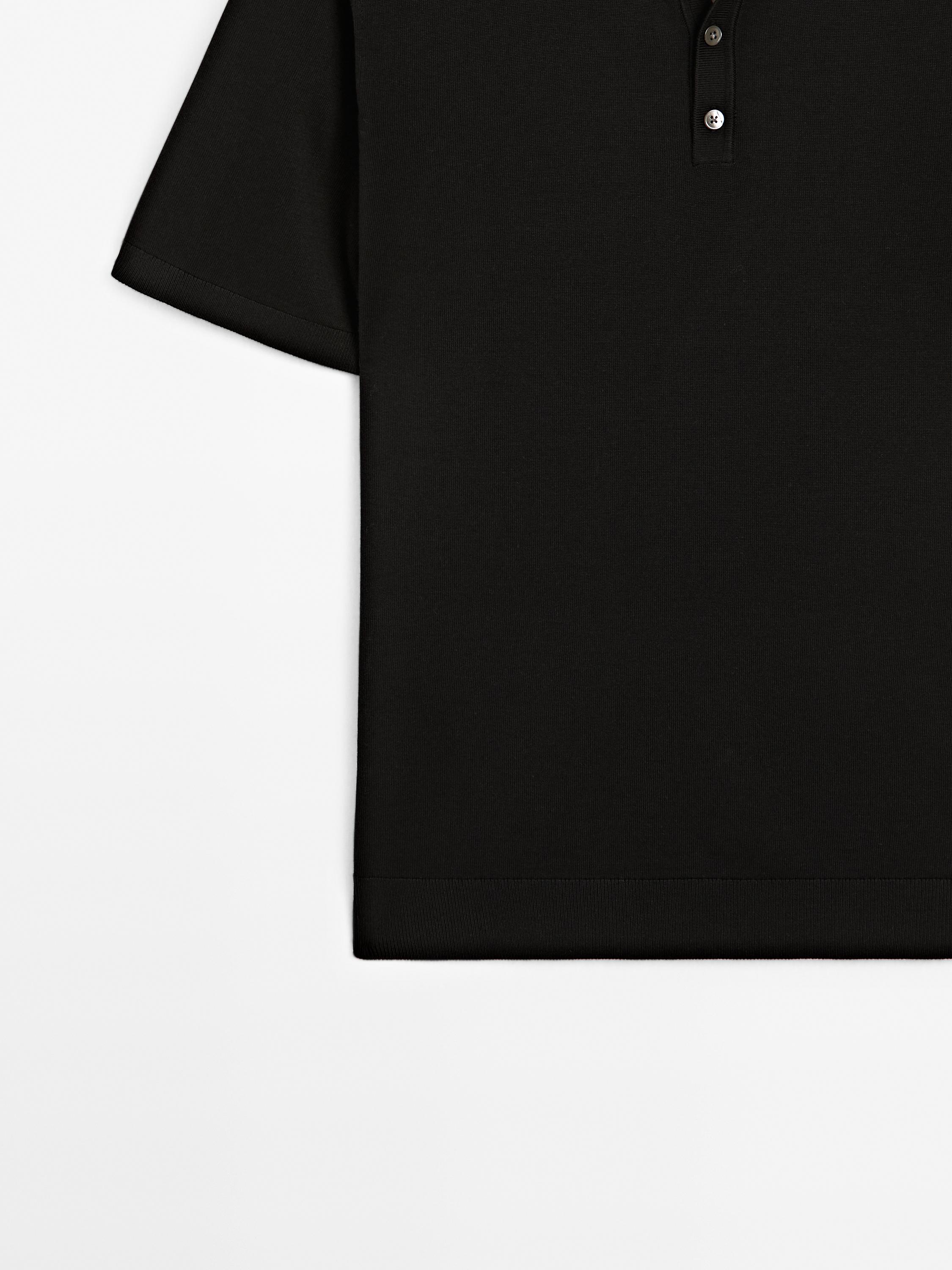 Knit polo shirt with coloured collar detail
